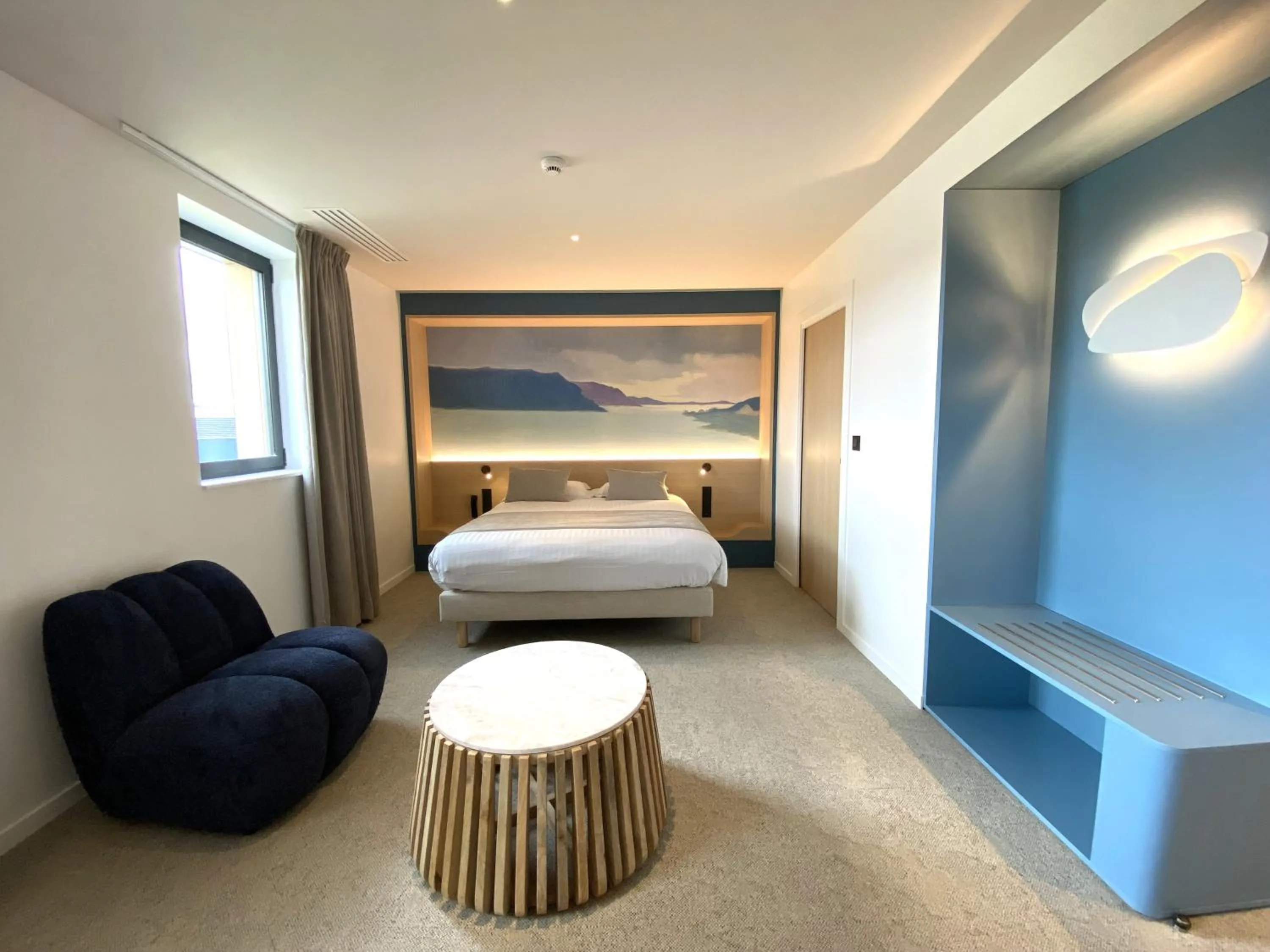 Photo of the whole room, Bed in Brit Hotel Piscine & Spa - Fougères