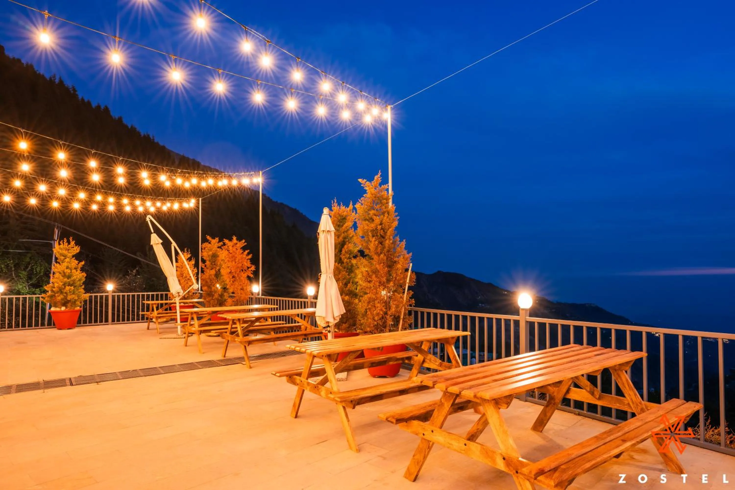 Balcony/Terrace in Zostel Dharamkot