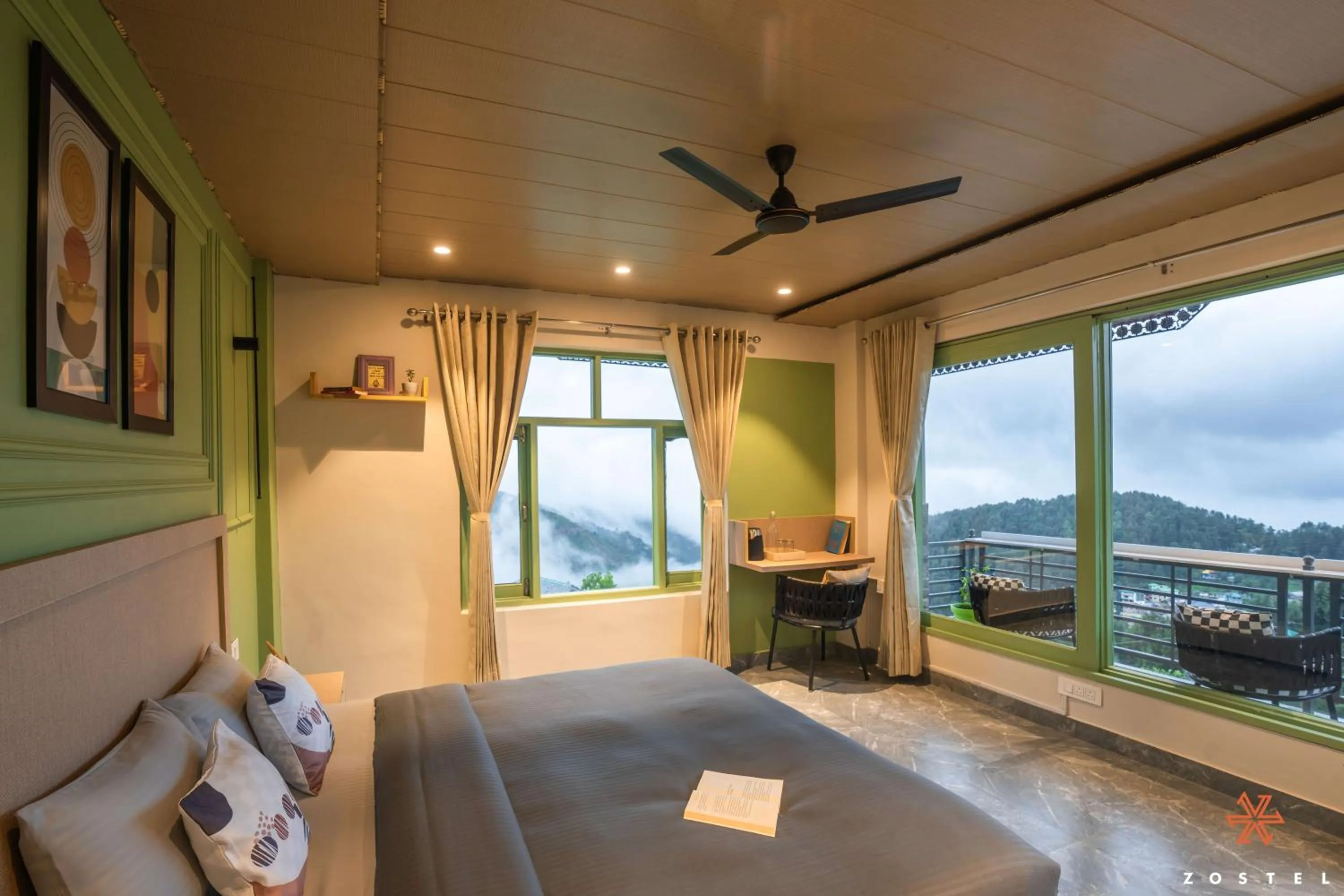 Bed in Zostel Dharamkot