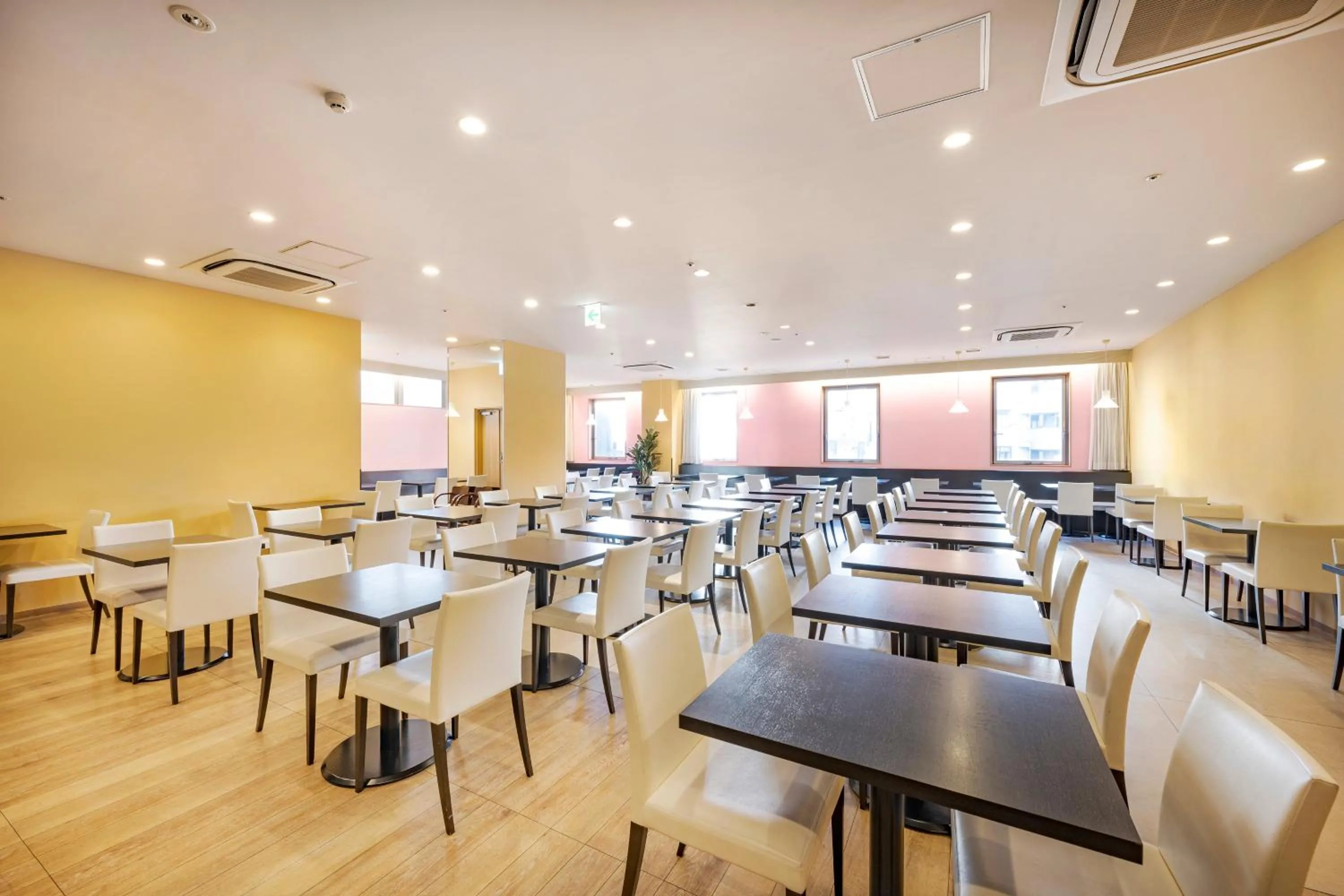 Breakfast in Candeo Hotels Ueno Park