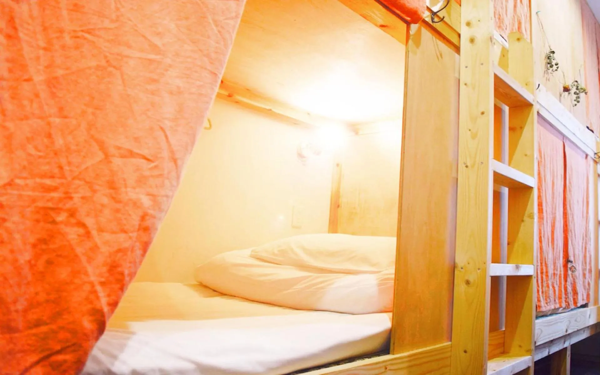 Bed in Hiroshima Hostel EN