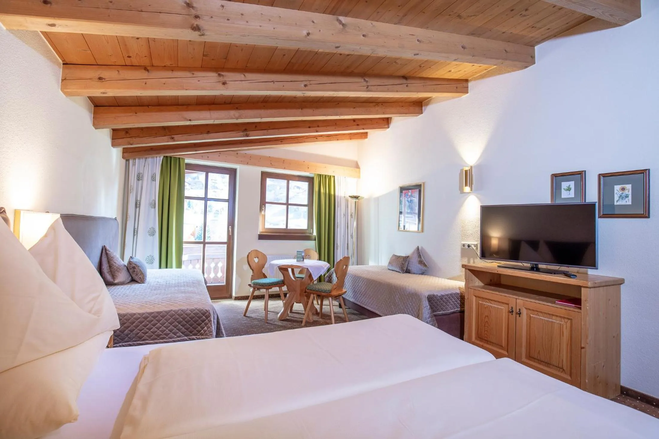 TV and multimedia, Bed in Hotel Hubertus