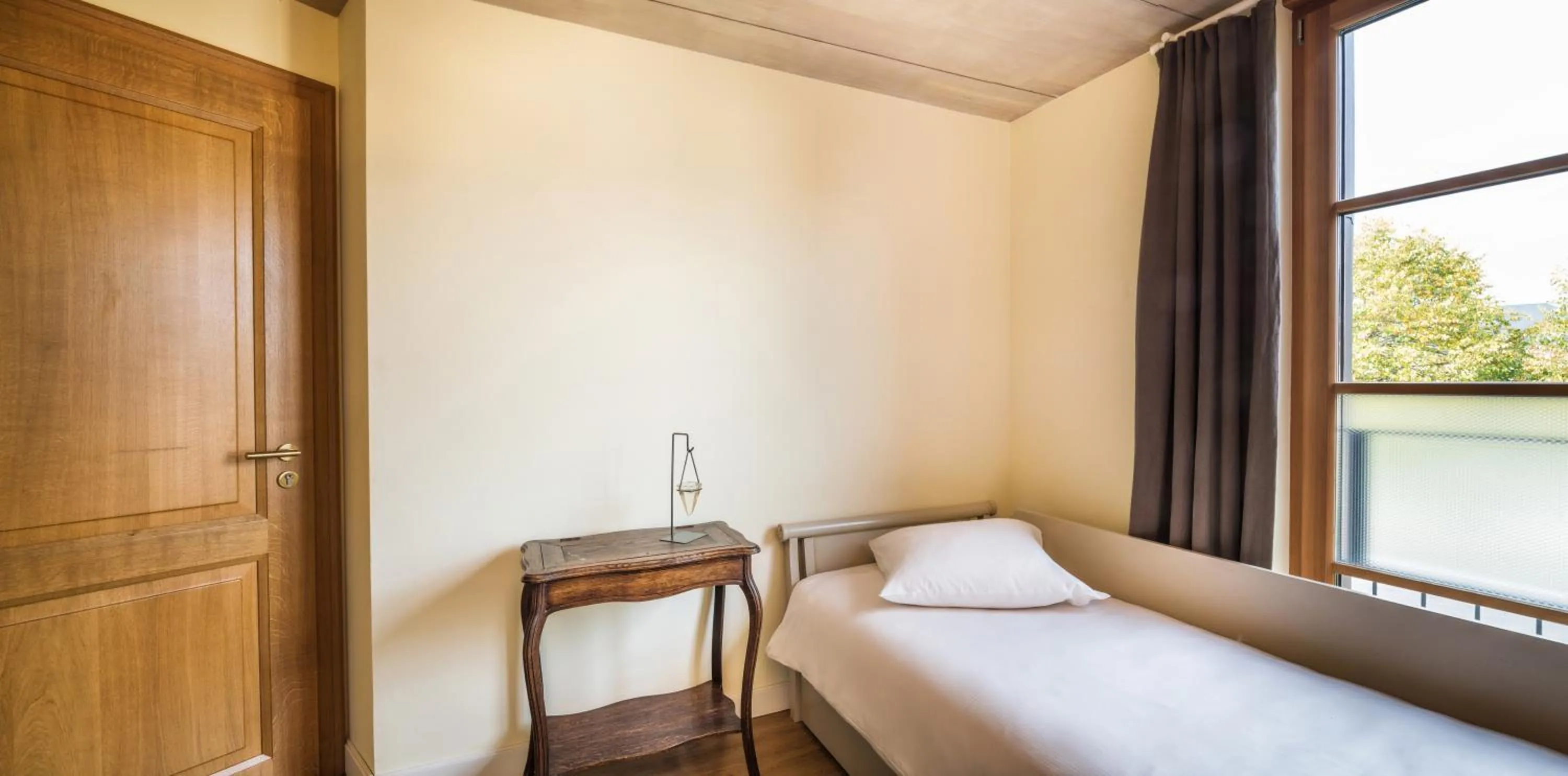 Bedroom, Bed in Auberge Du Relais Postal