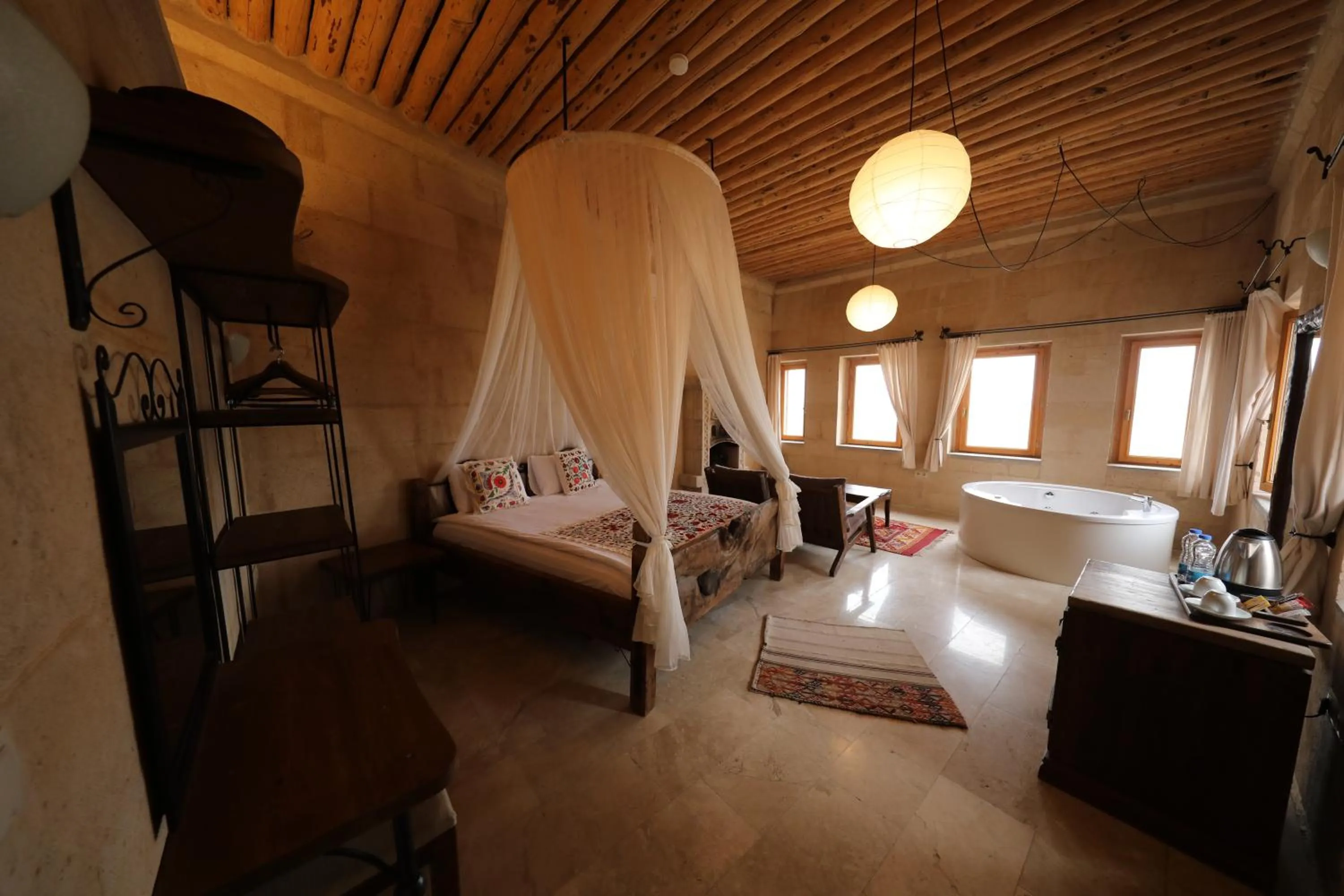 Photo of the whole room, Bed in Helike Cave Suites