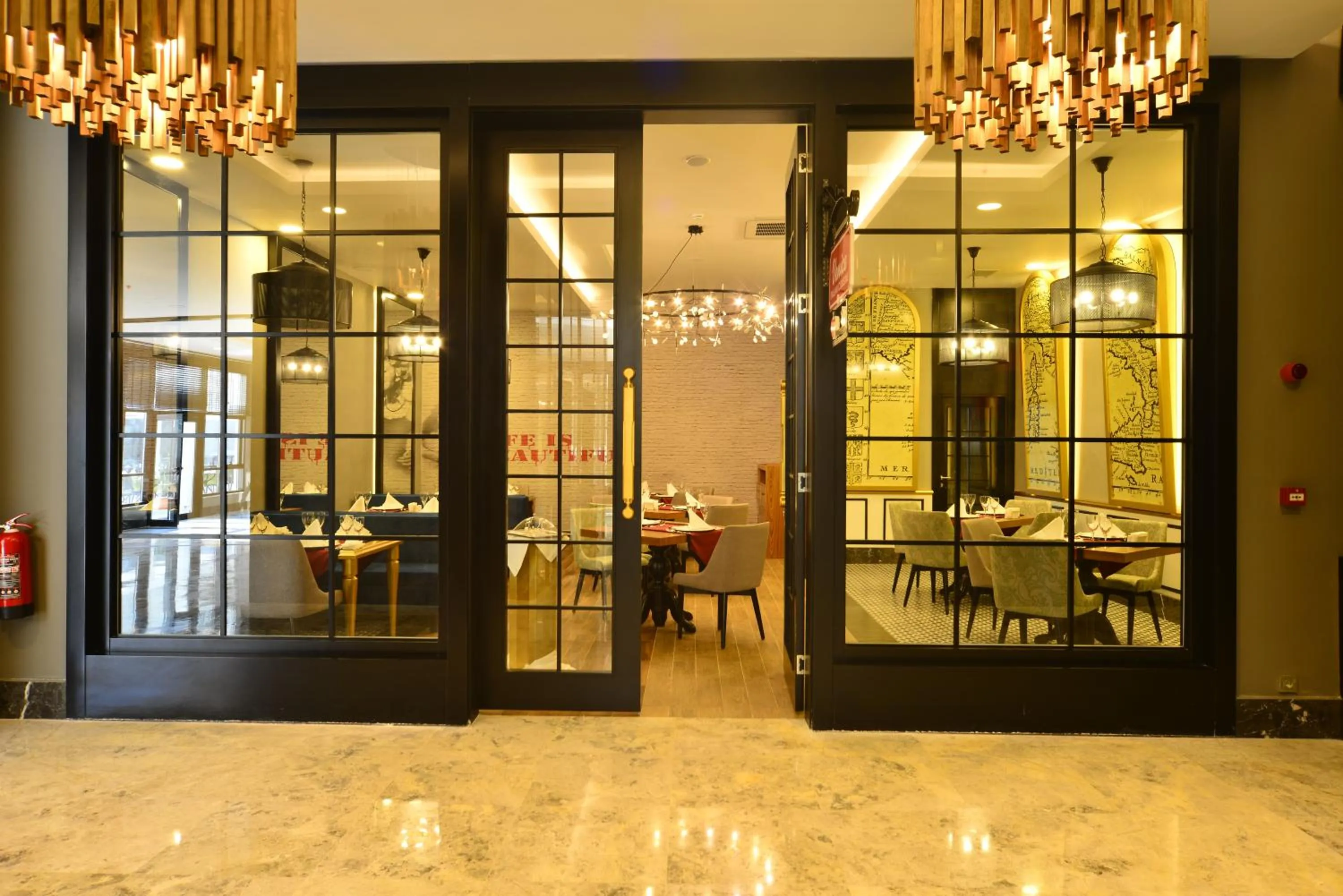 Restaurant/places to eat in Seaden Valentine Resort & Spa