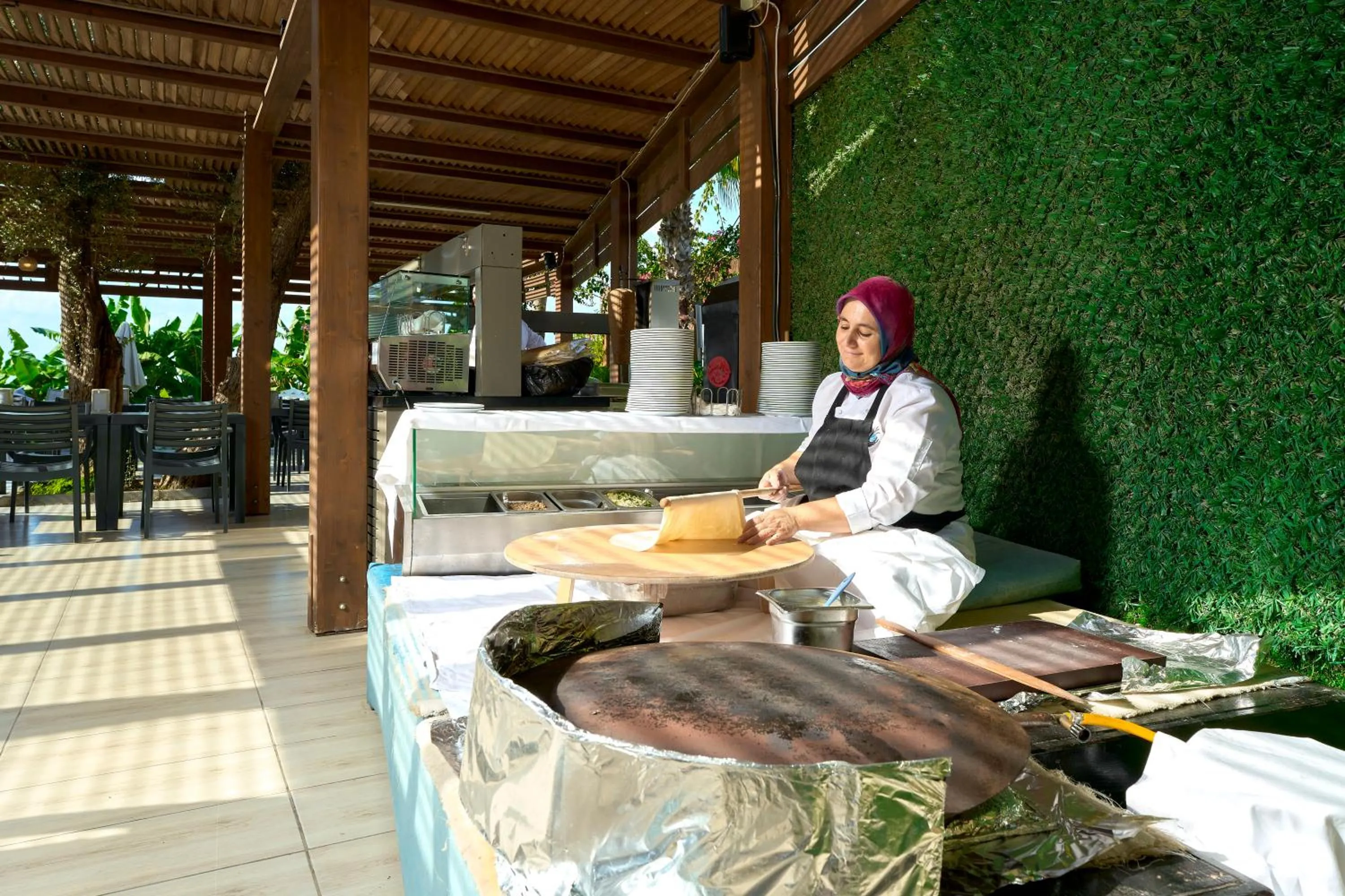 Restaurant/places to eat in Seaden Valentine Resort & Spa