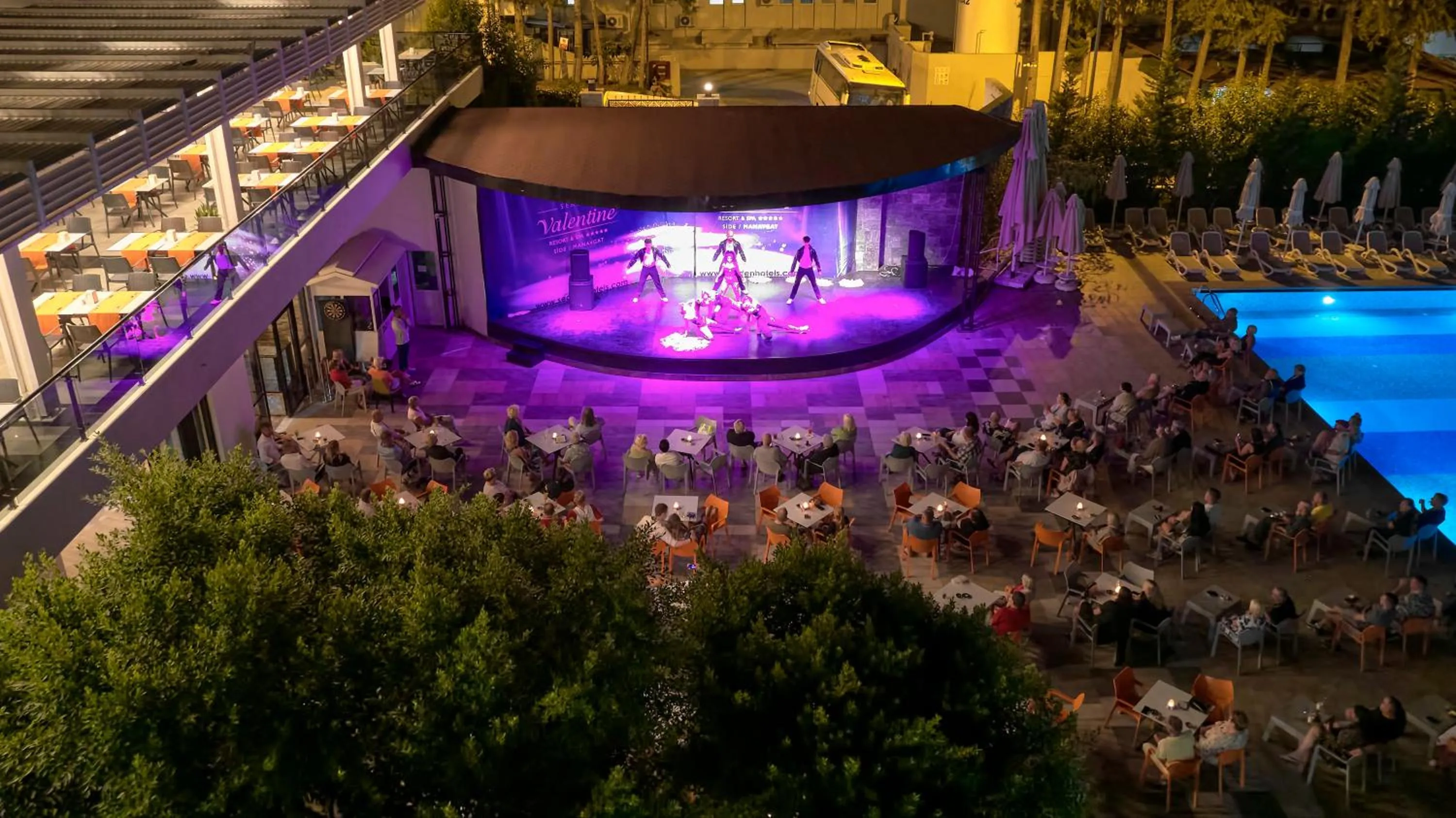 Entertainment in Seaden Valentine Resort & Spa