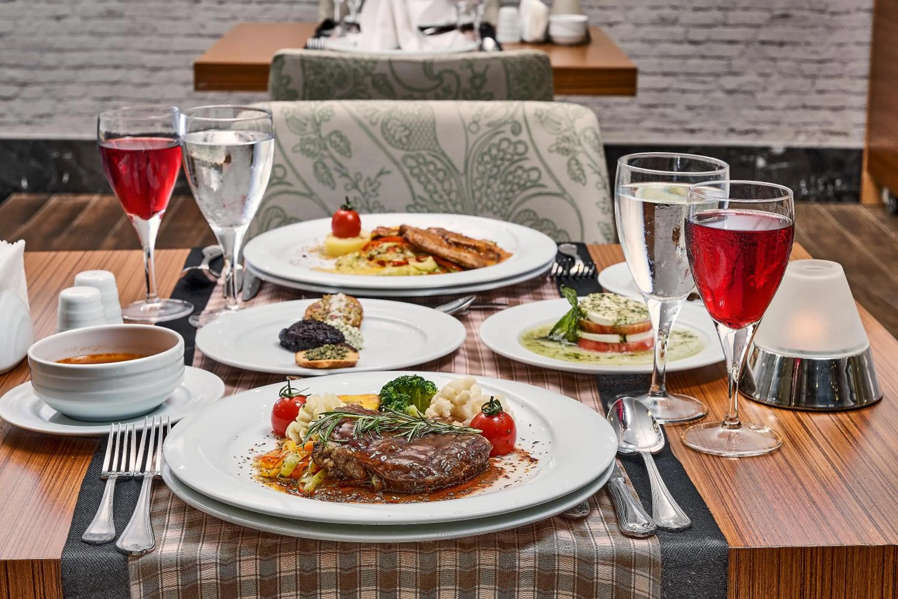 Food and drinks in Seaden Valentine Resort & Spa