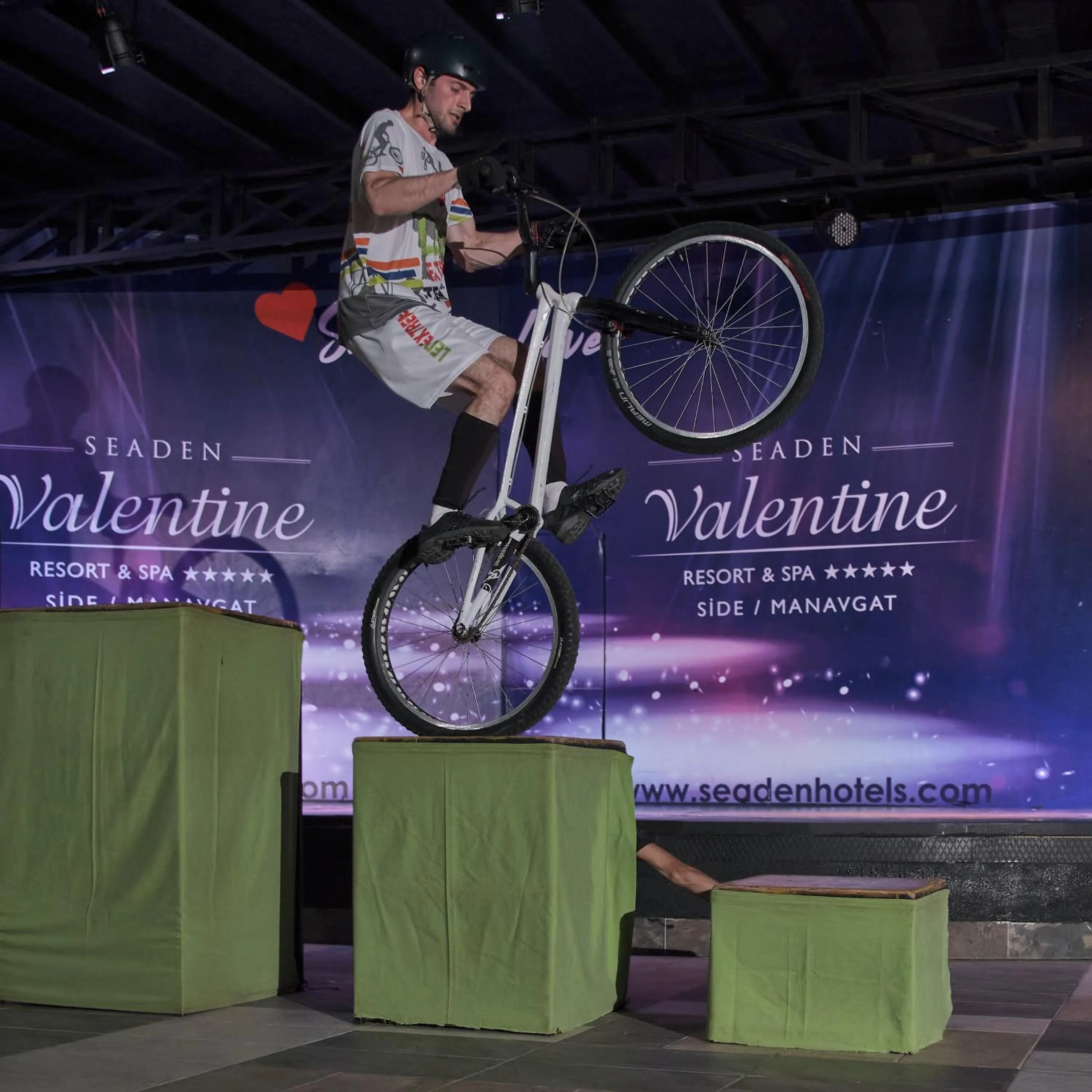 Entertainment in Seaden Valentine Resort & Spa