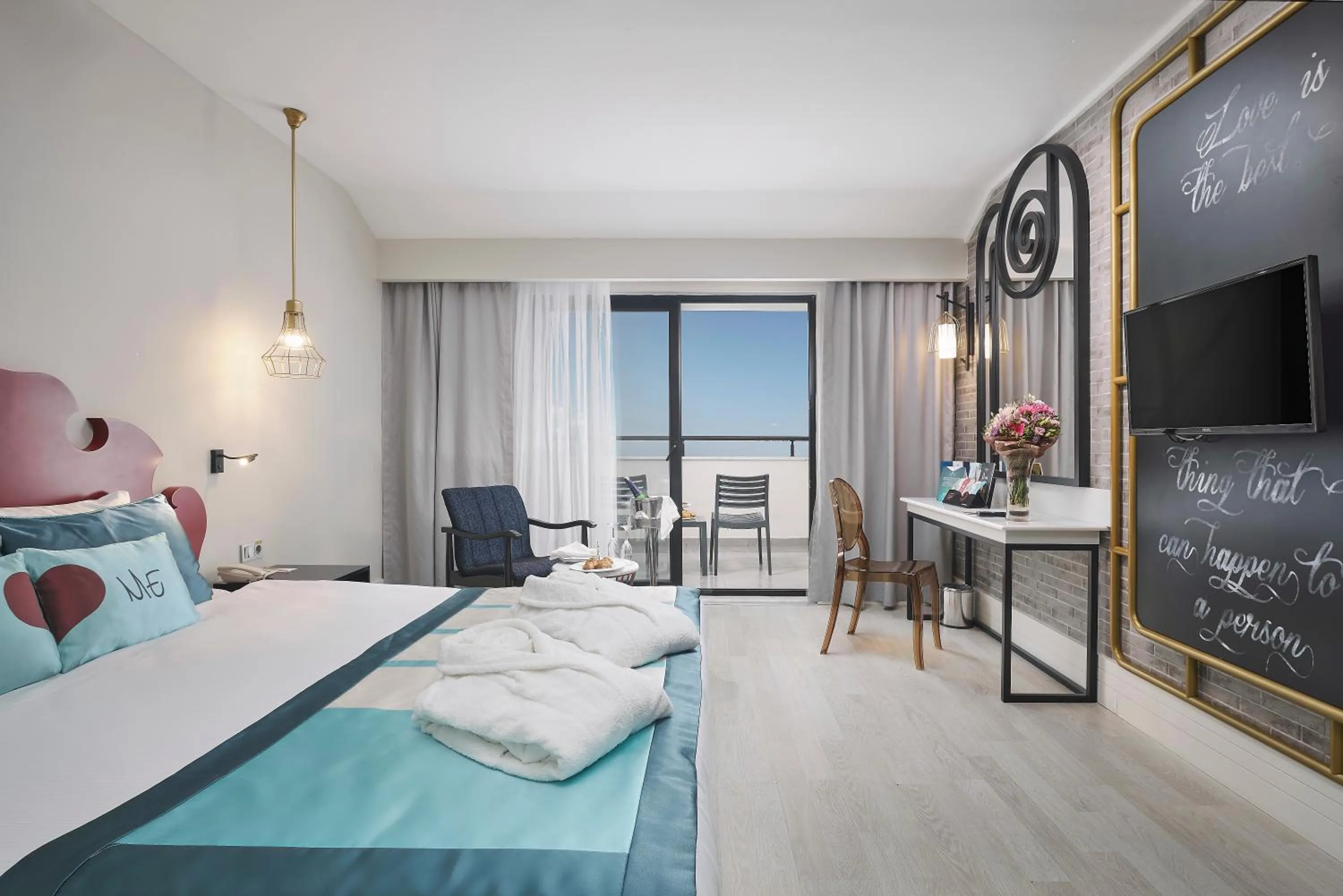 Communal lounge/ TV room, Bed in Seaden Valentine Resort & Spa