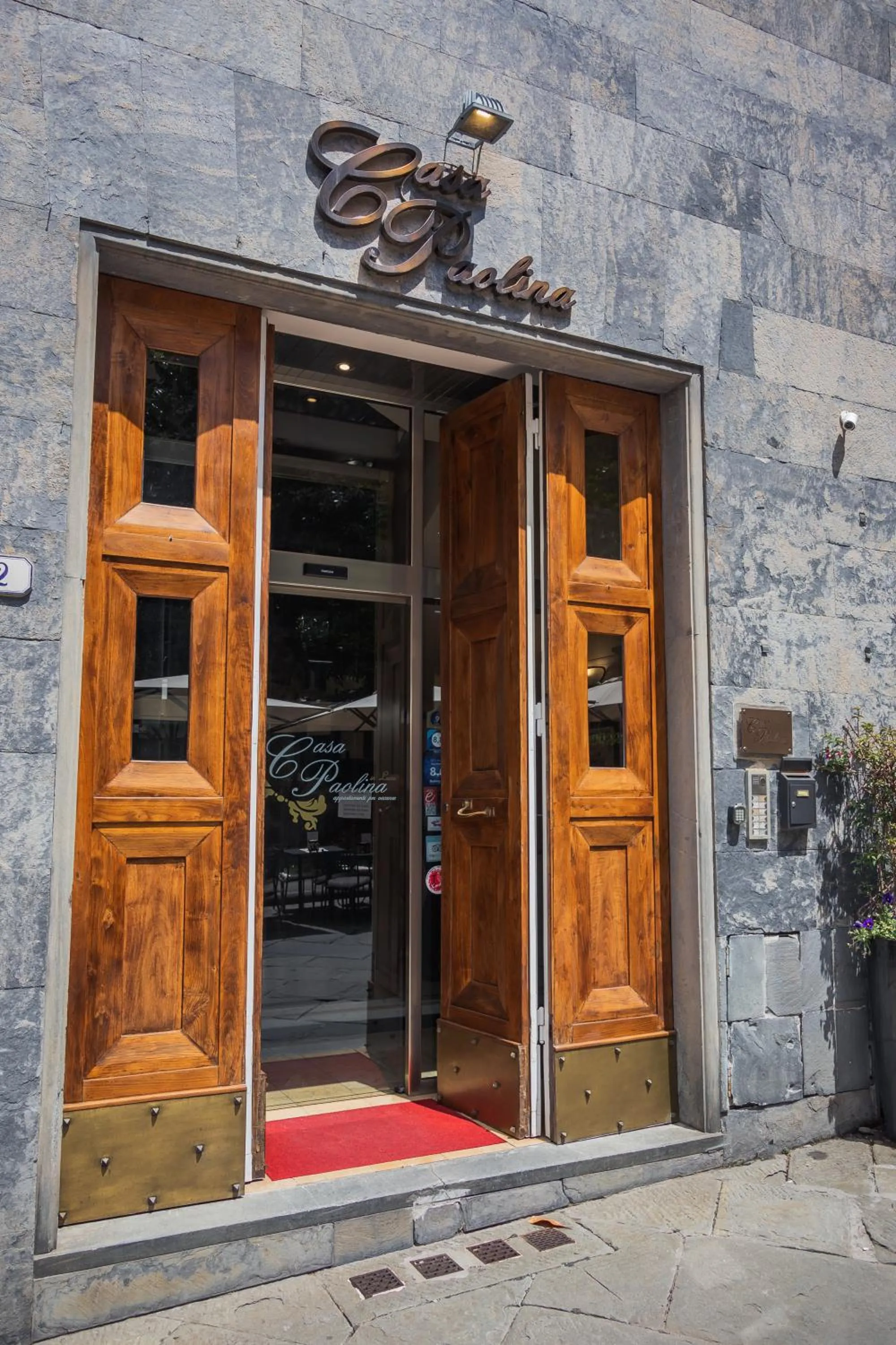 Facade/entrance in Casa Paolina