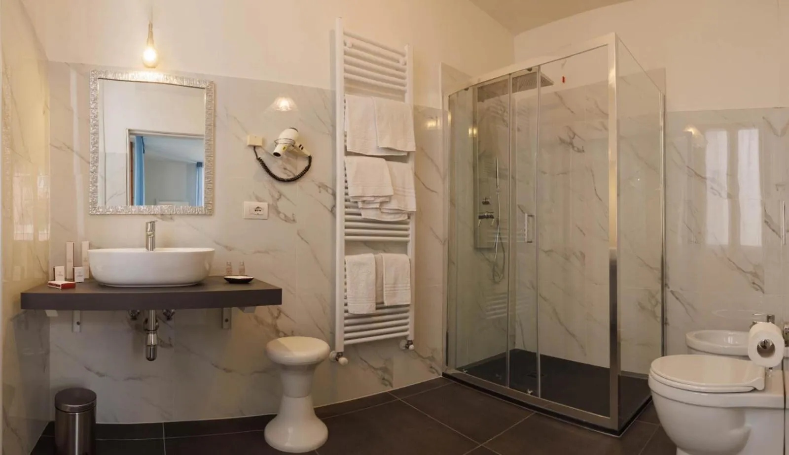 Shower in Albergo Alassio