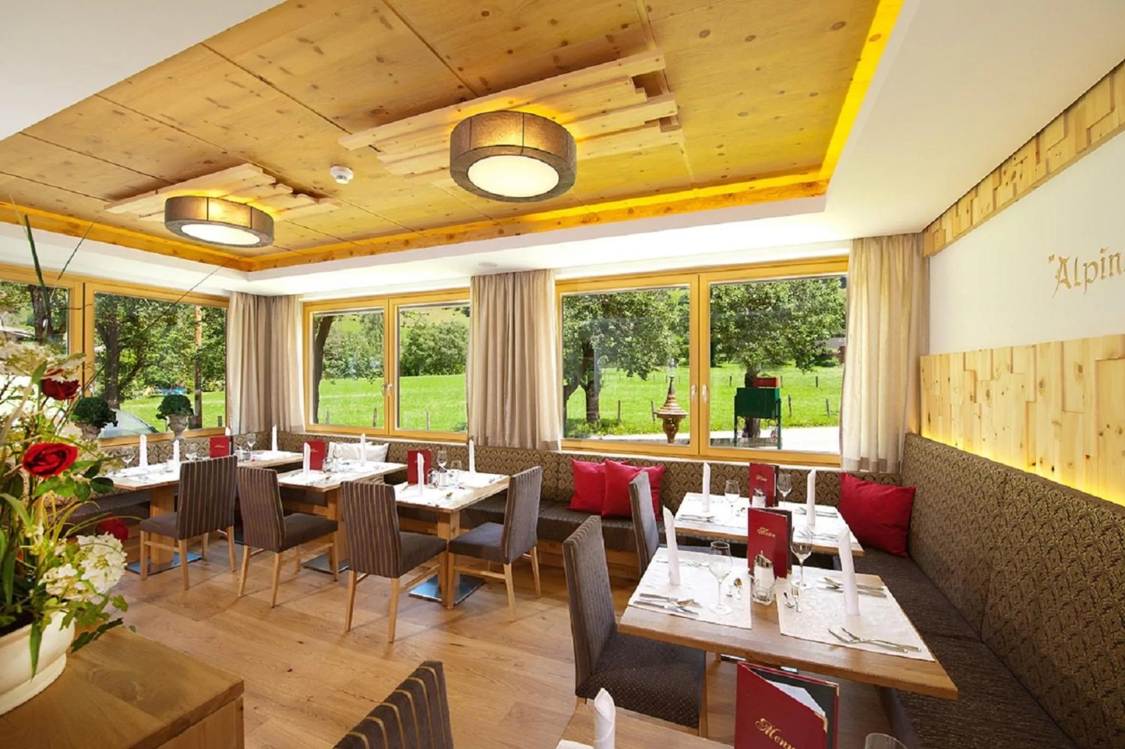 Restaurant/places to eat in Hotel Alpina