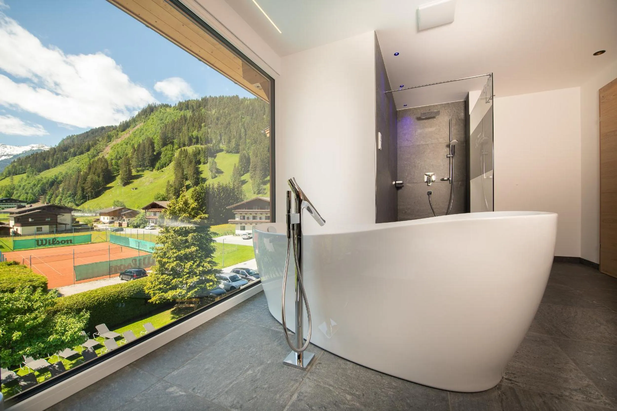 Bathroom in Hotel Alpina