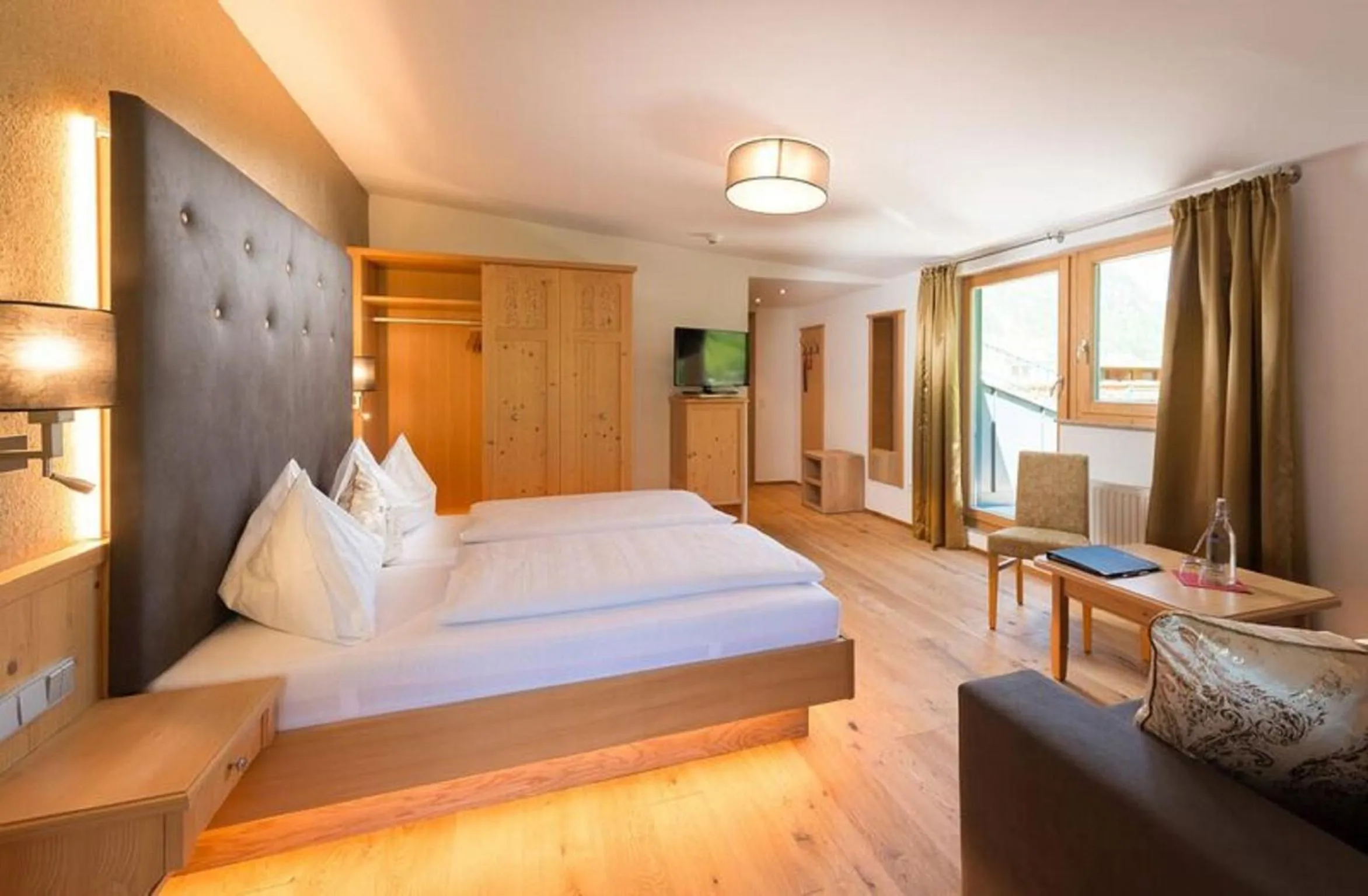 Photo of the whole room, Bed in Hotel Alpina