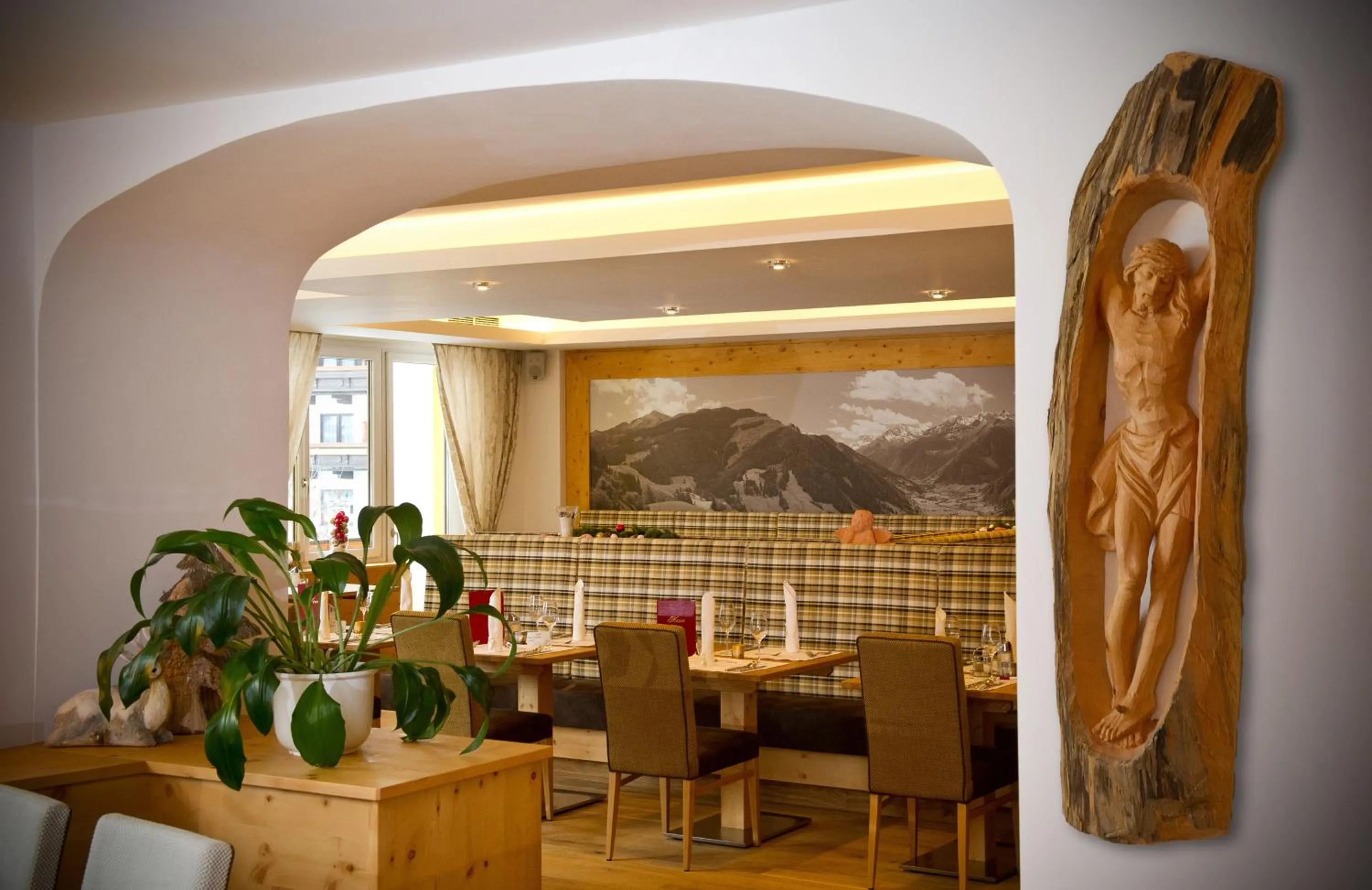 Restaurant/places to eat in Hotel Alpina