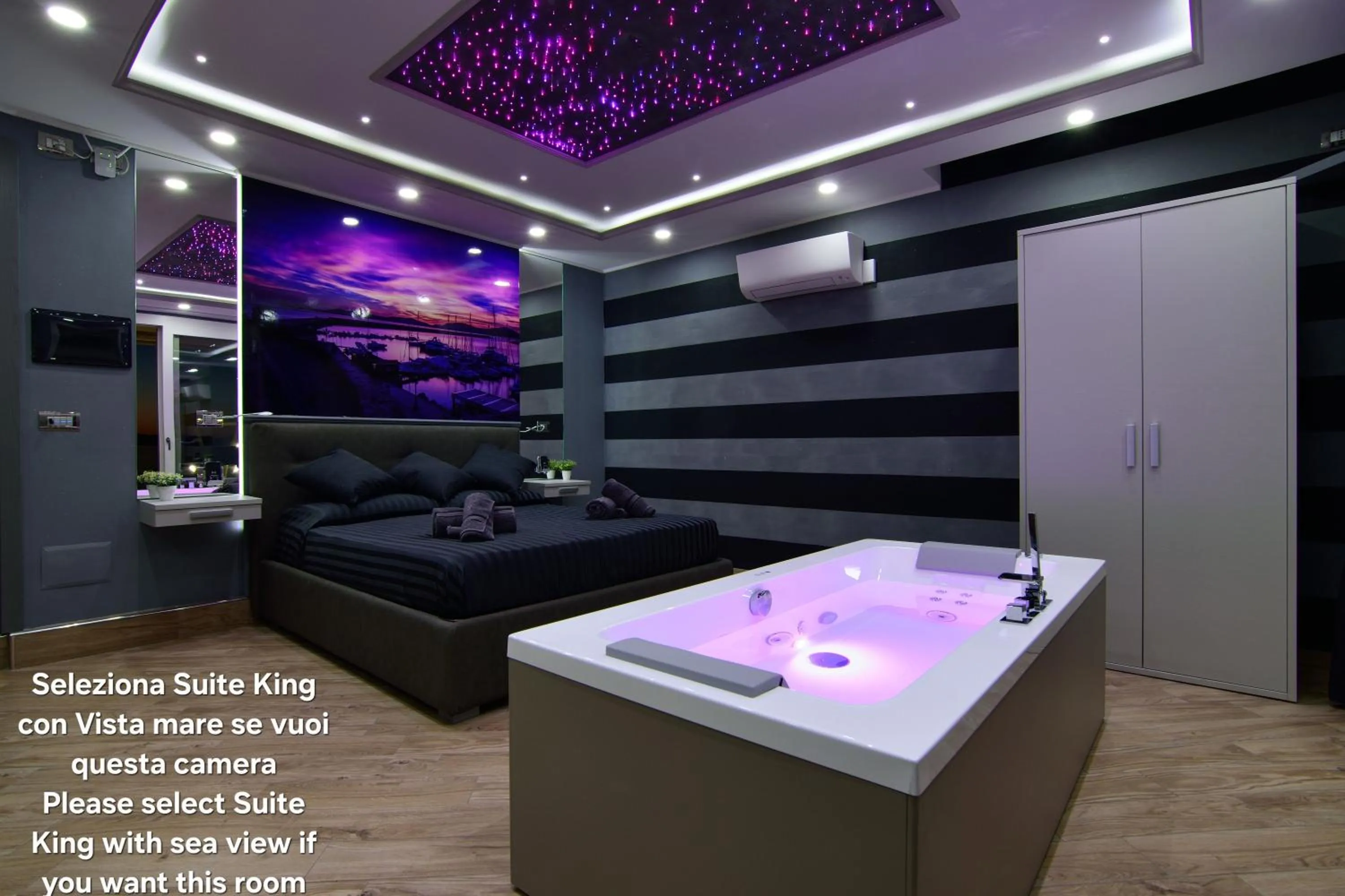 Hot Tub in Starry Sky Charming House