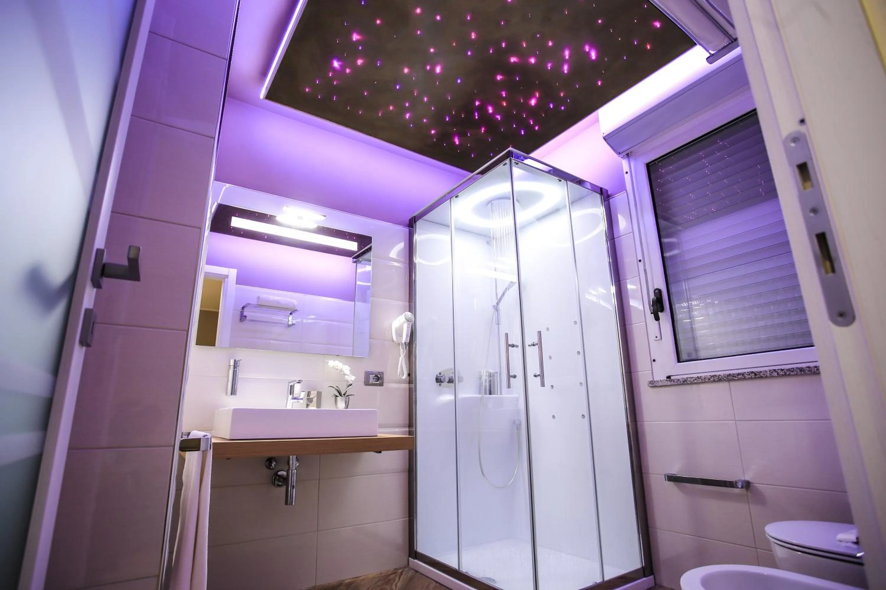 Shower in Starry Sky Charming House
