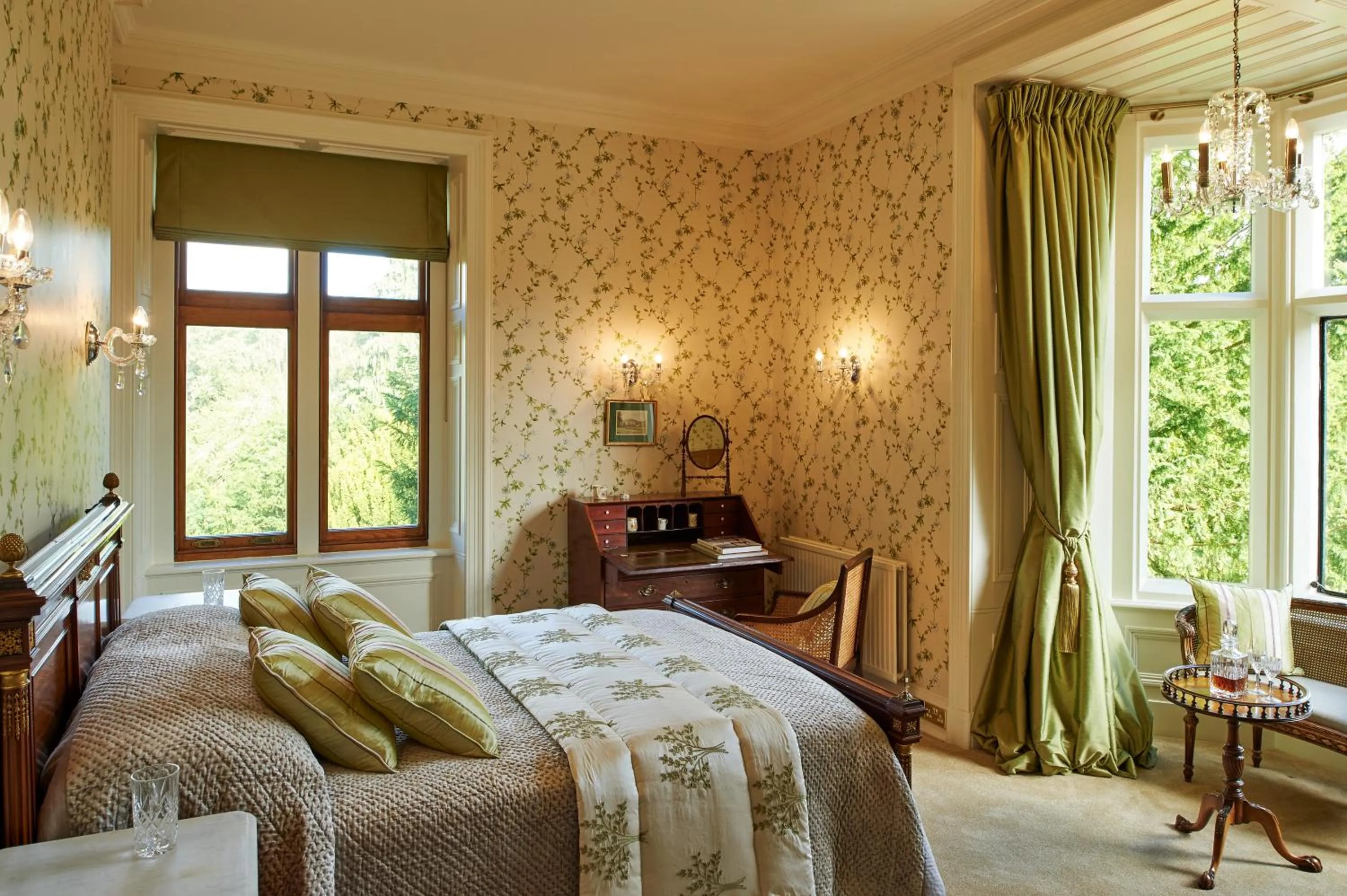 Shower, Bed in Palé Hall