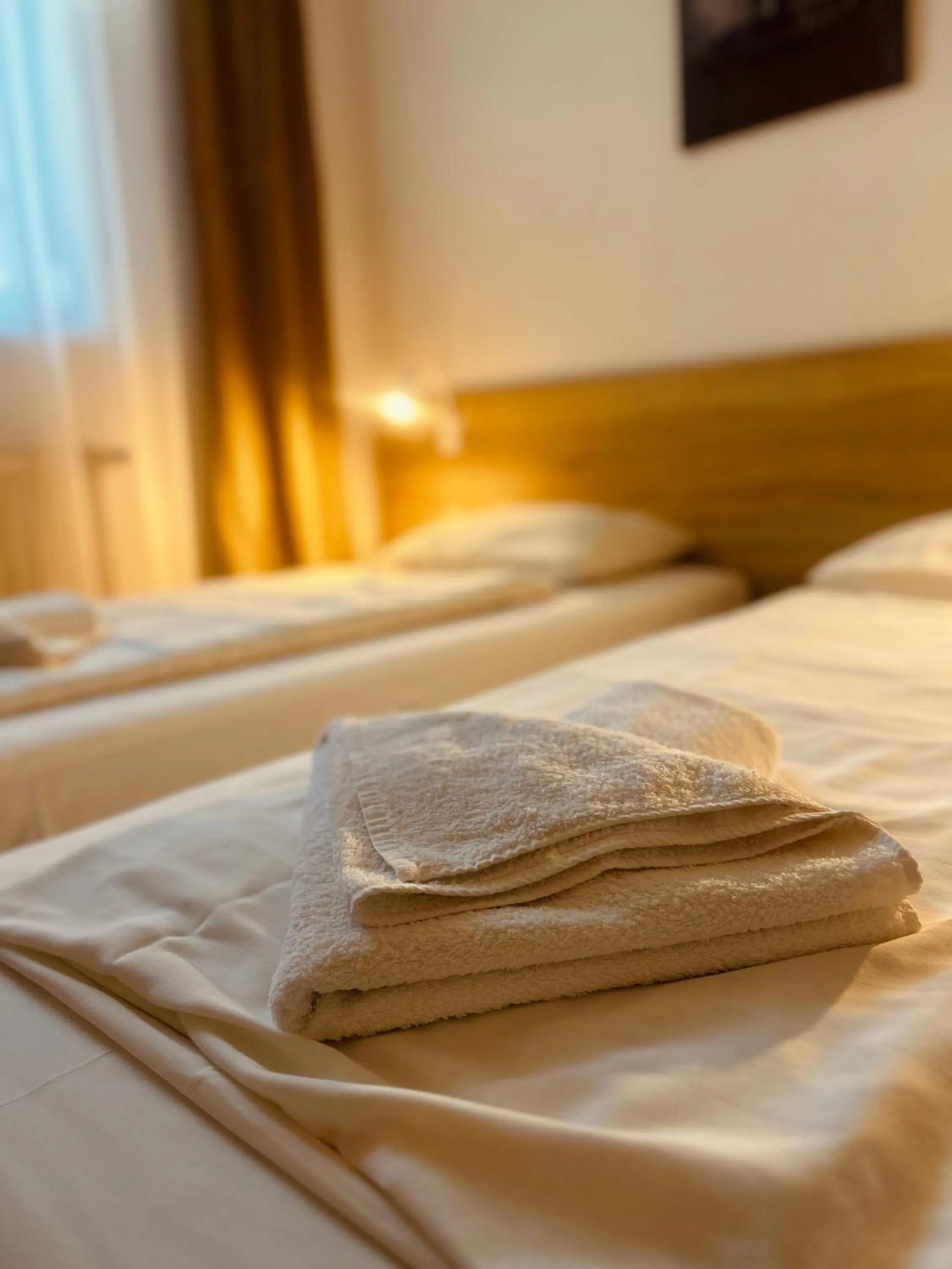 towels, Bed in Öreg-tó Hotel és Rendezvénytér
