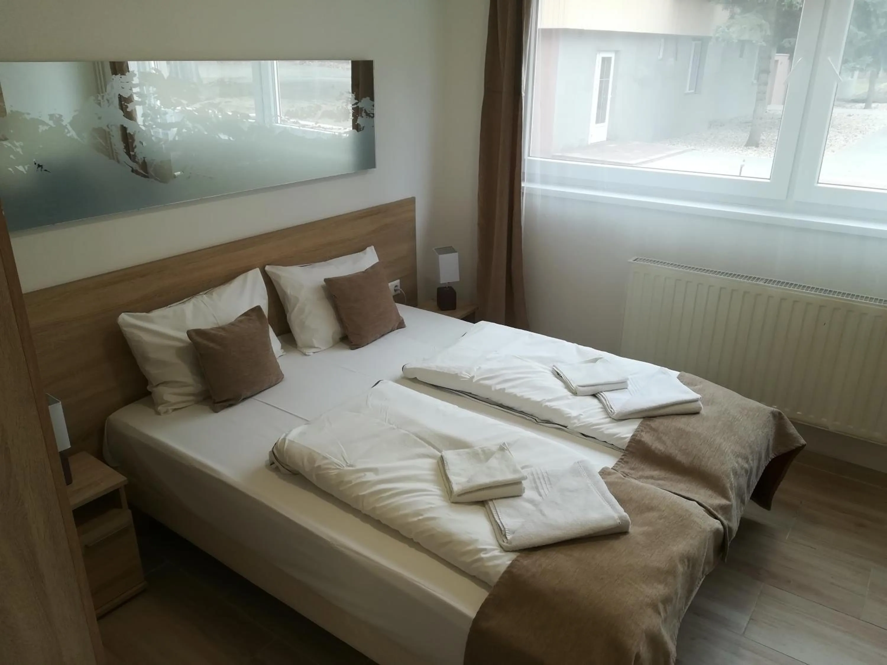 Bed in Öreg-tó Hotel és Rendezvénytér