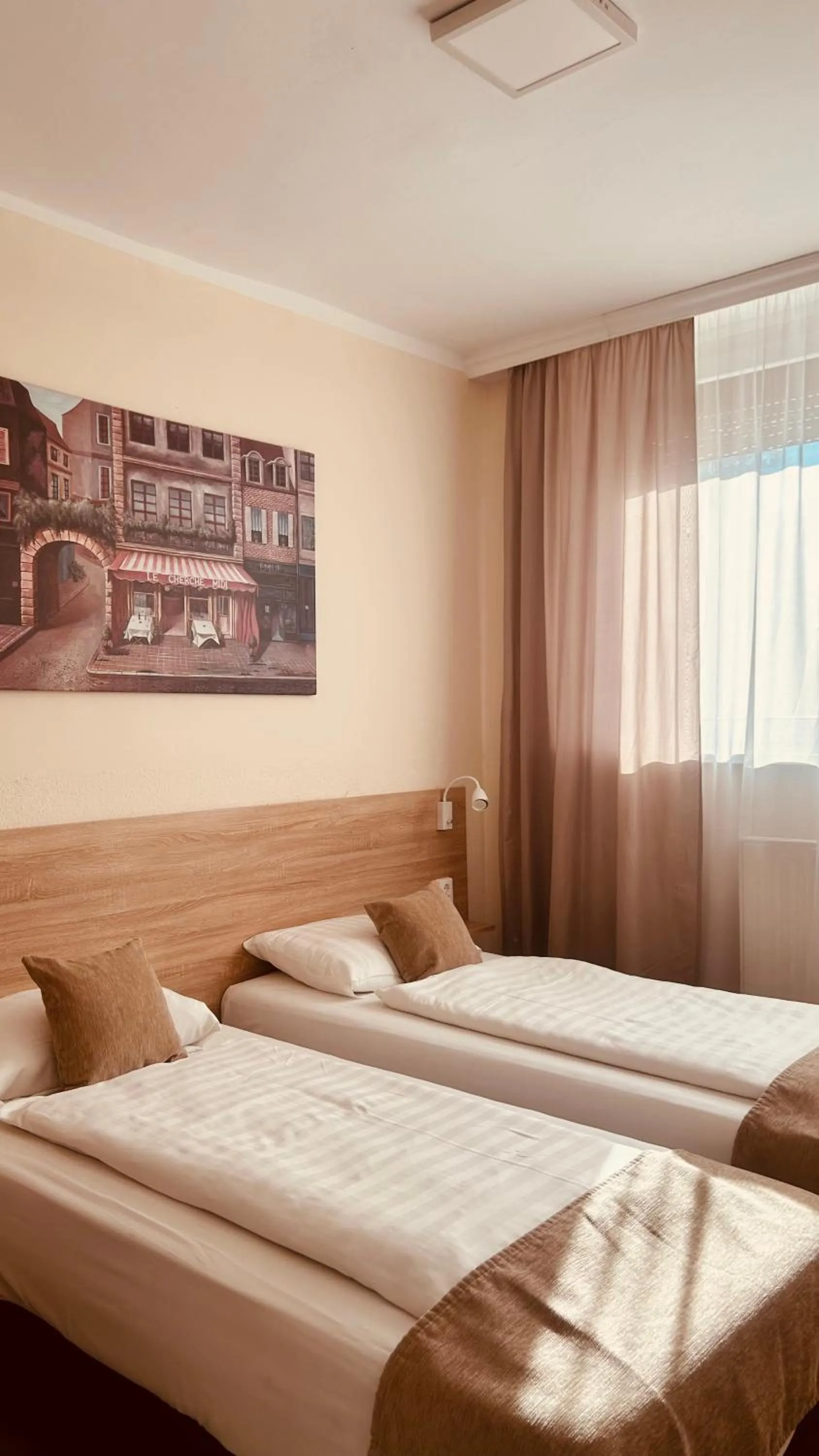 Bed in Öreg-tó Hotel és Rendezvénytér