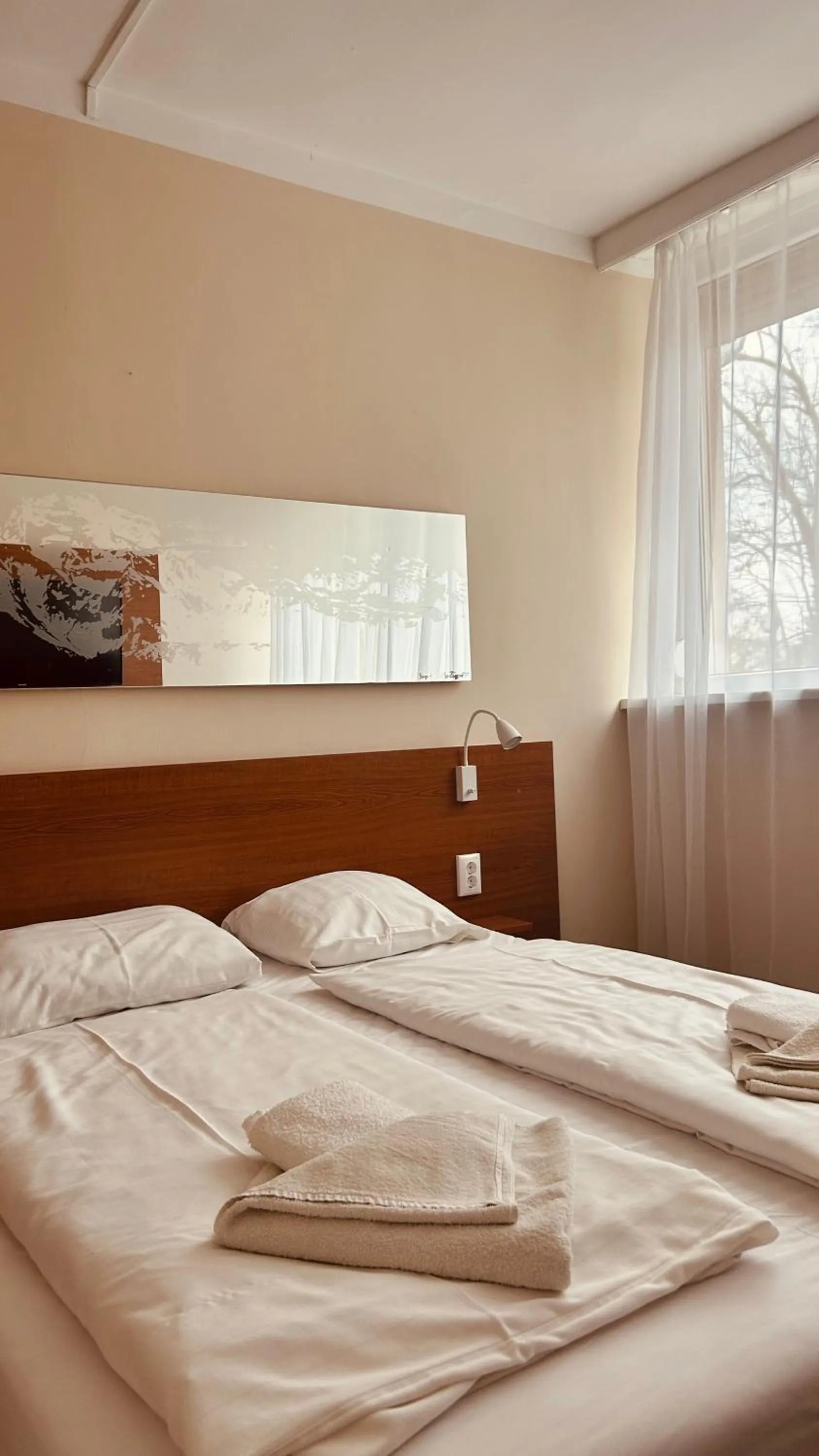 Photo of the whole room, Bed in Öreg-tó Hotel és Rendezvénytér