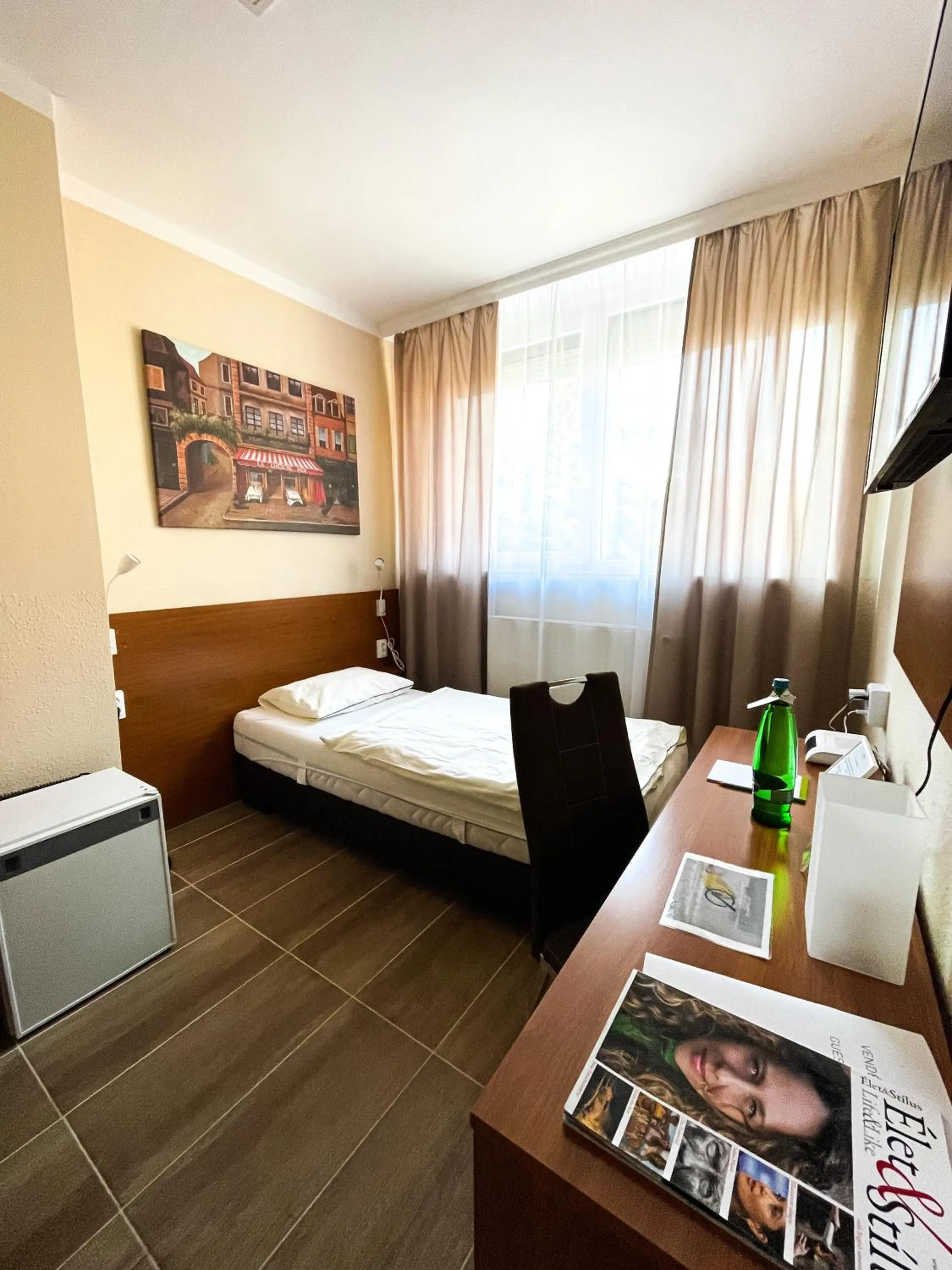 Bed in Öreg-tó Hotel és Rendezvénytér