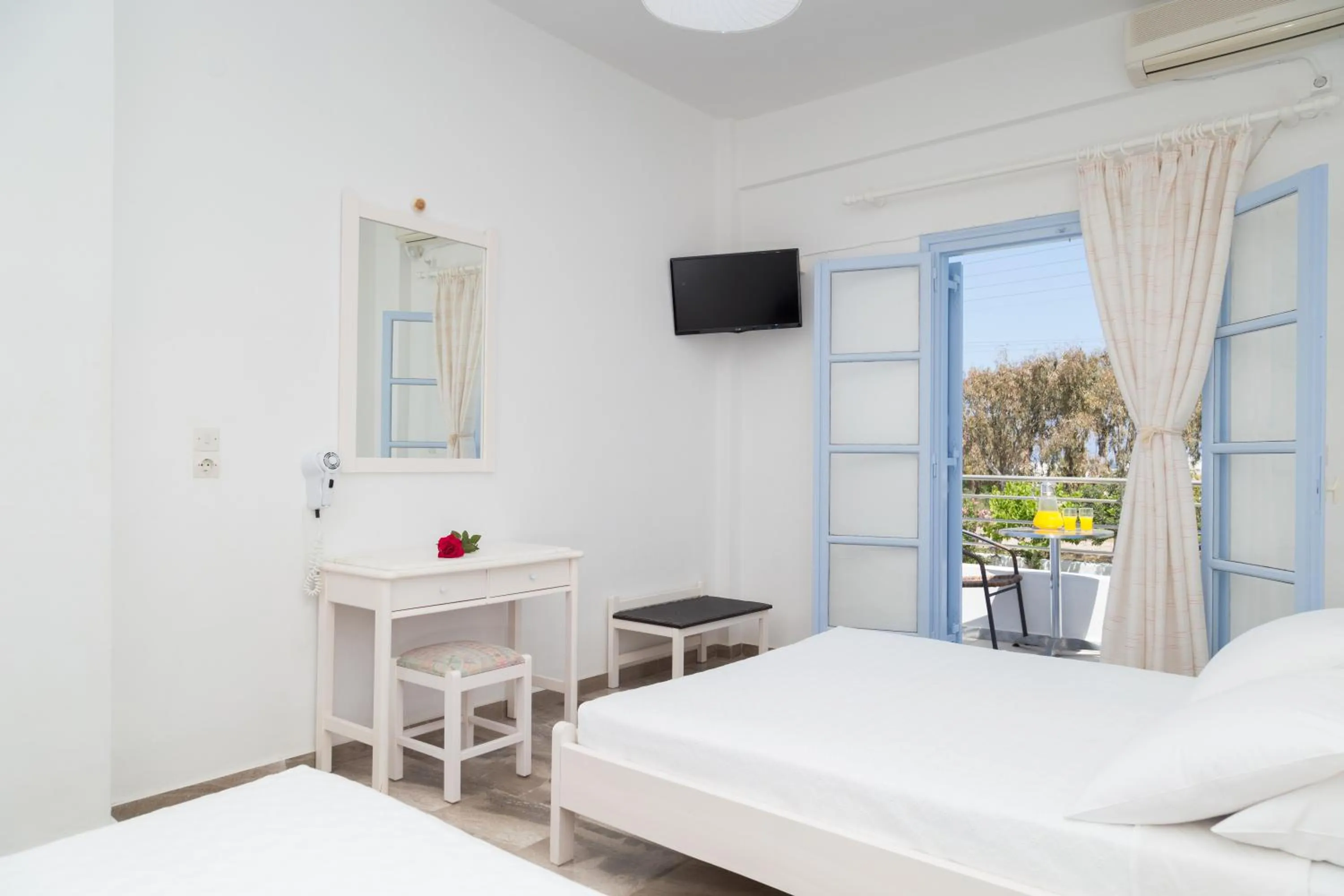 TV and multimedia in Areti Hotel