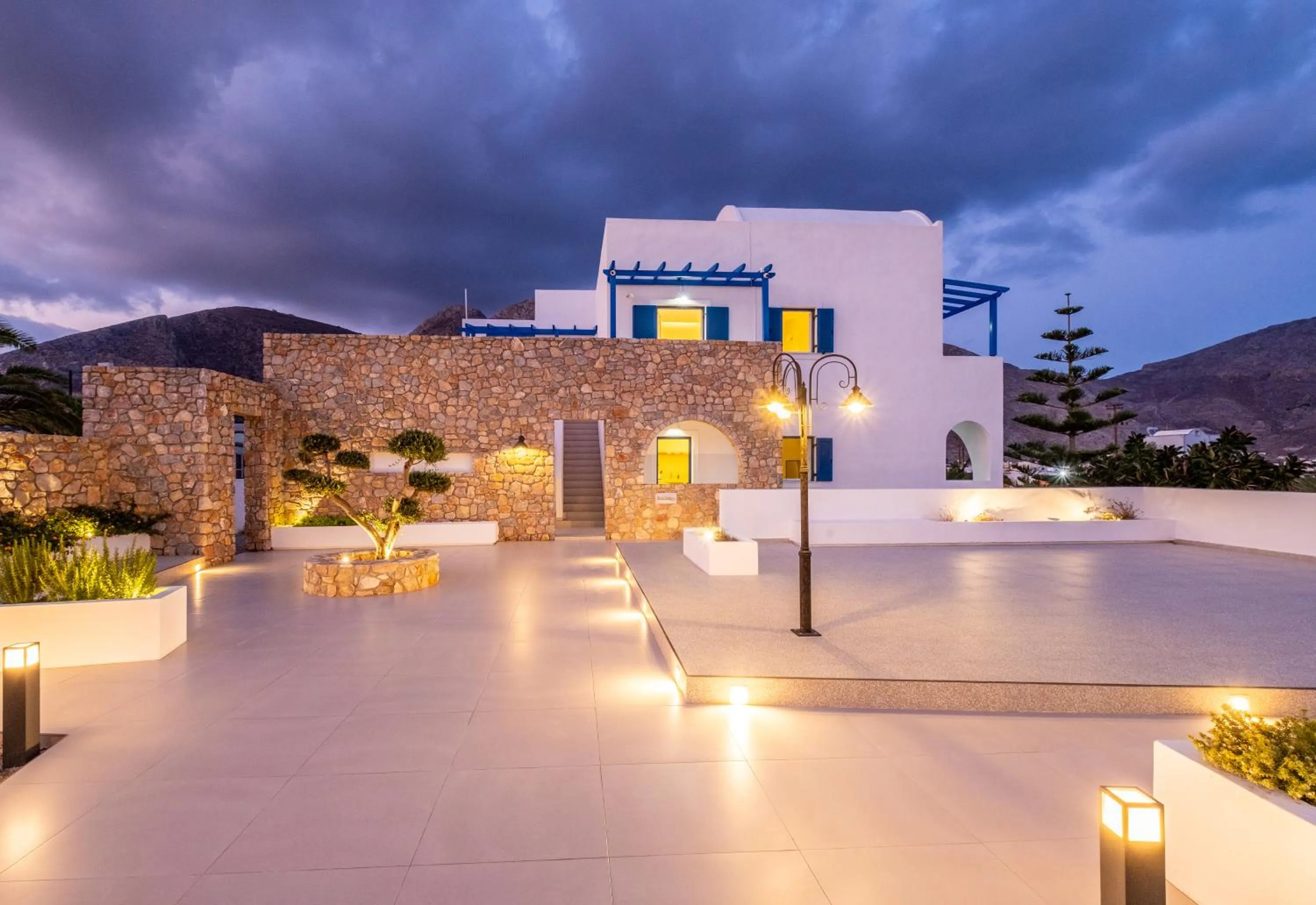 Facade/entrance in Margarenia