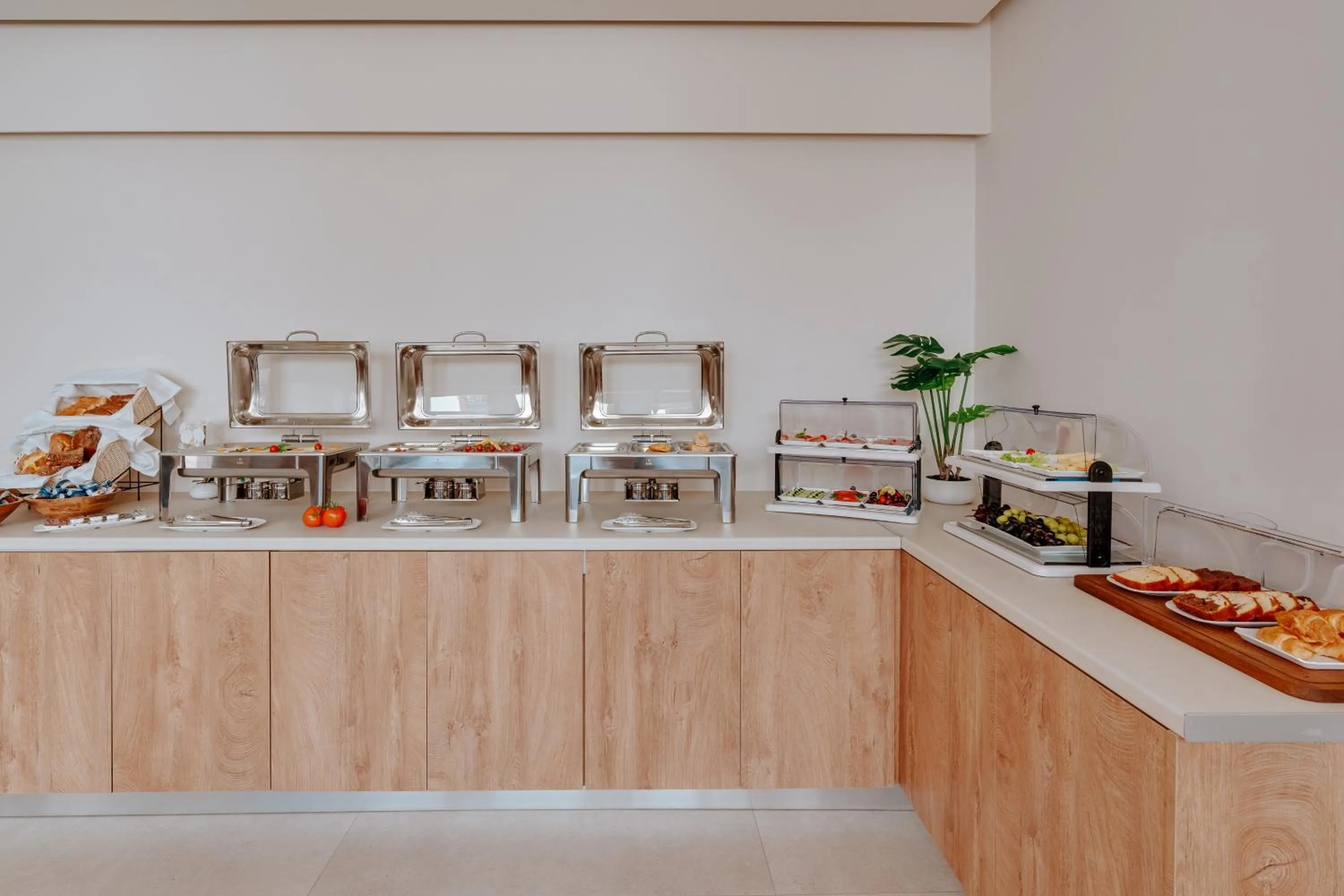 Breakfast in Margarenia