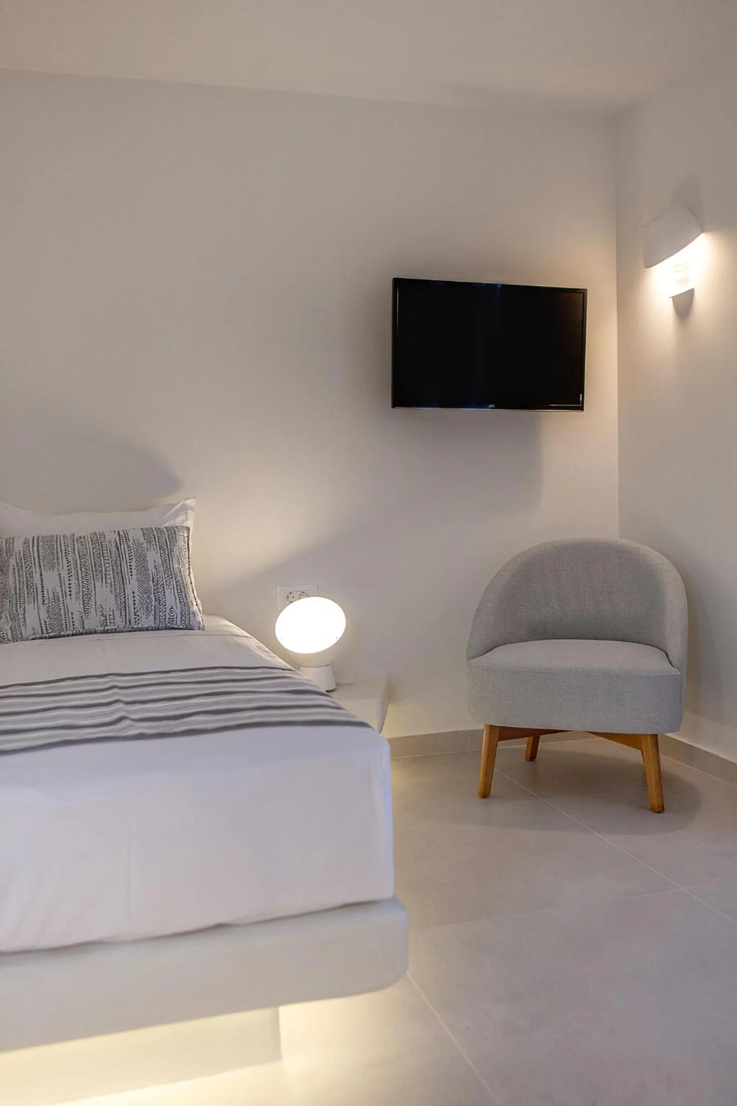 Bedroom, Bed in Margarenia