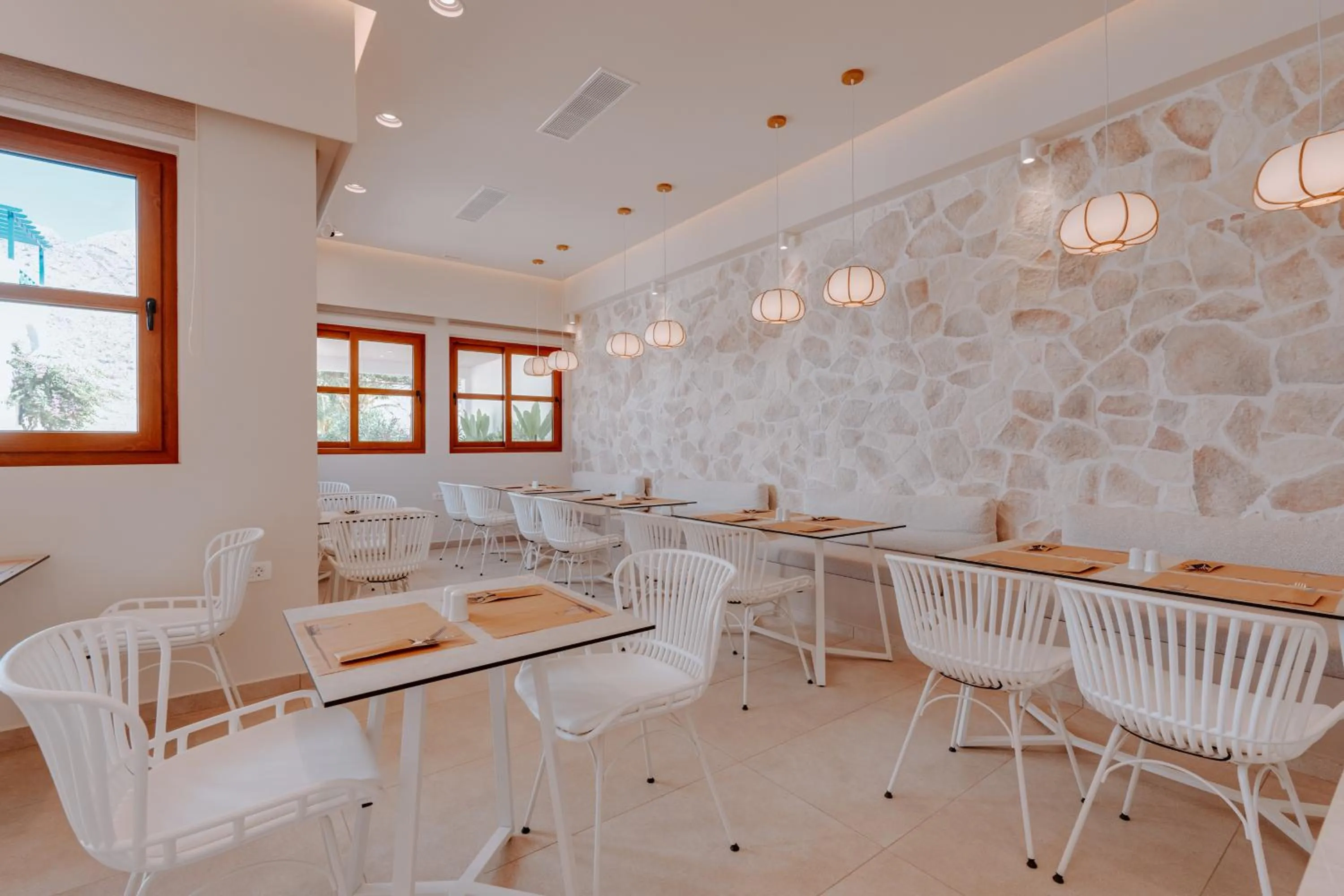 Restaurant/places to eat in Margarenia