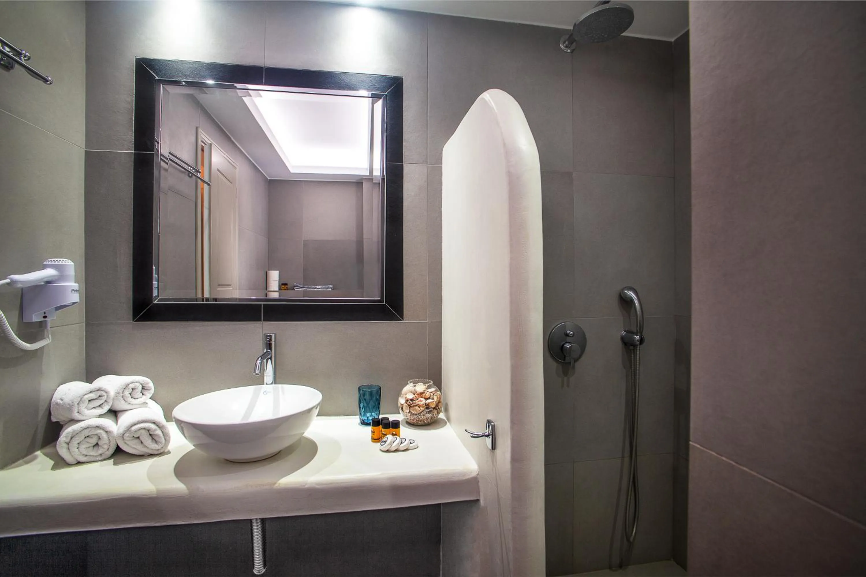 Bathroom in Margarenia