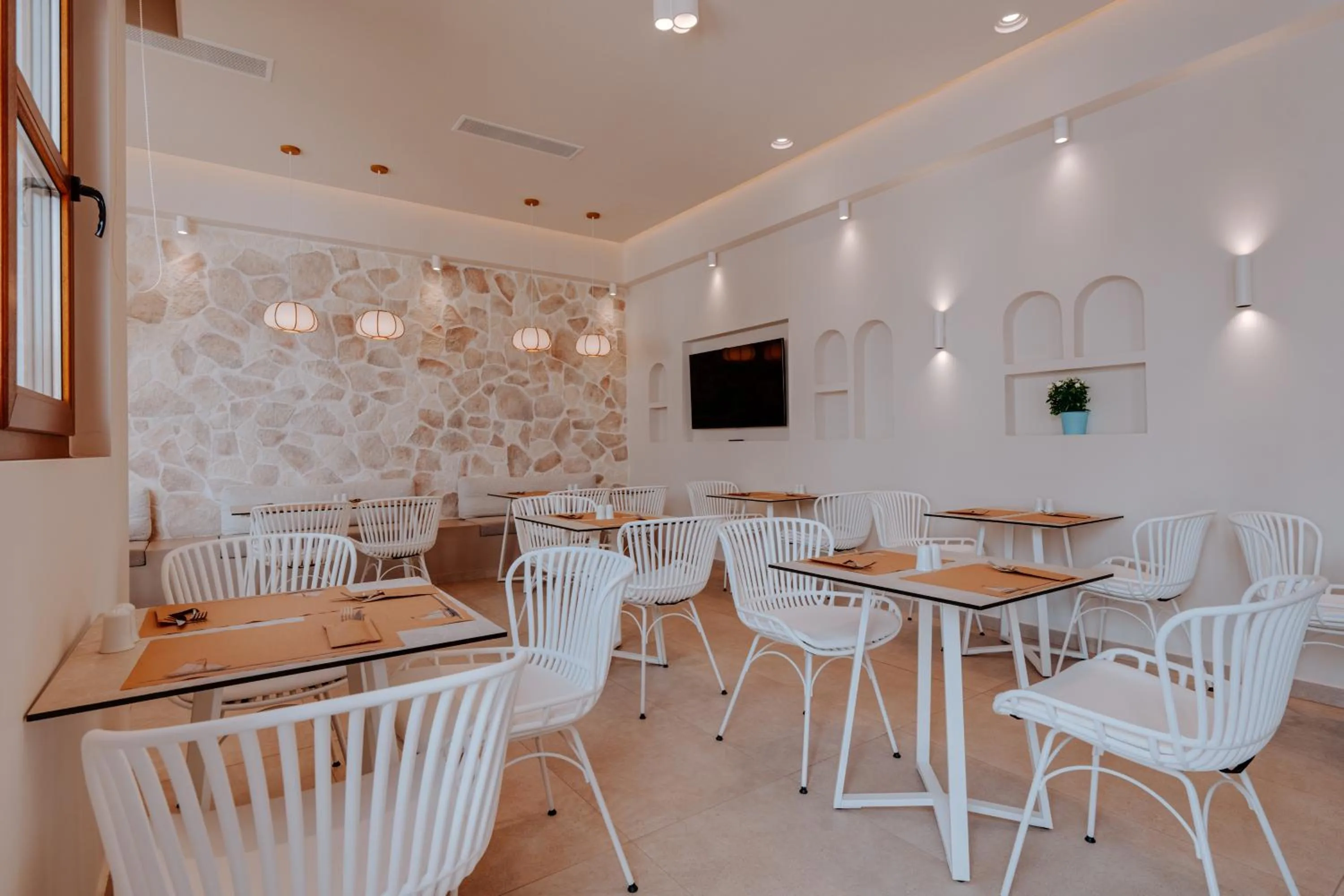 Restaurant/places to eat in Margarenia