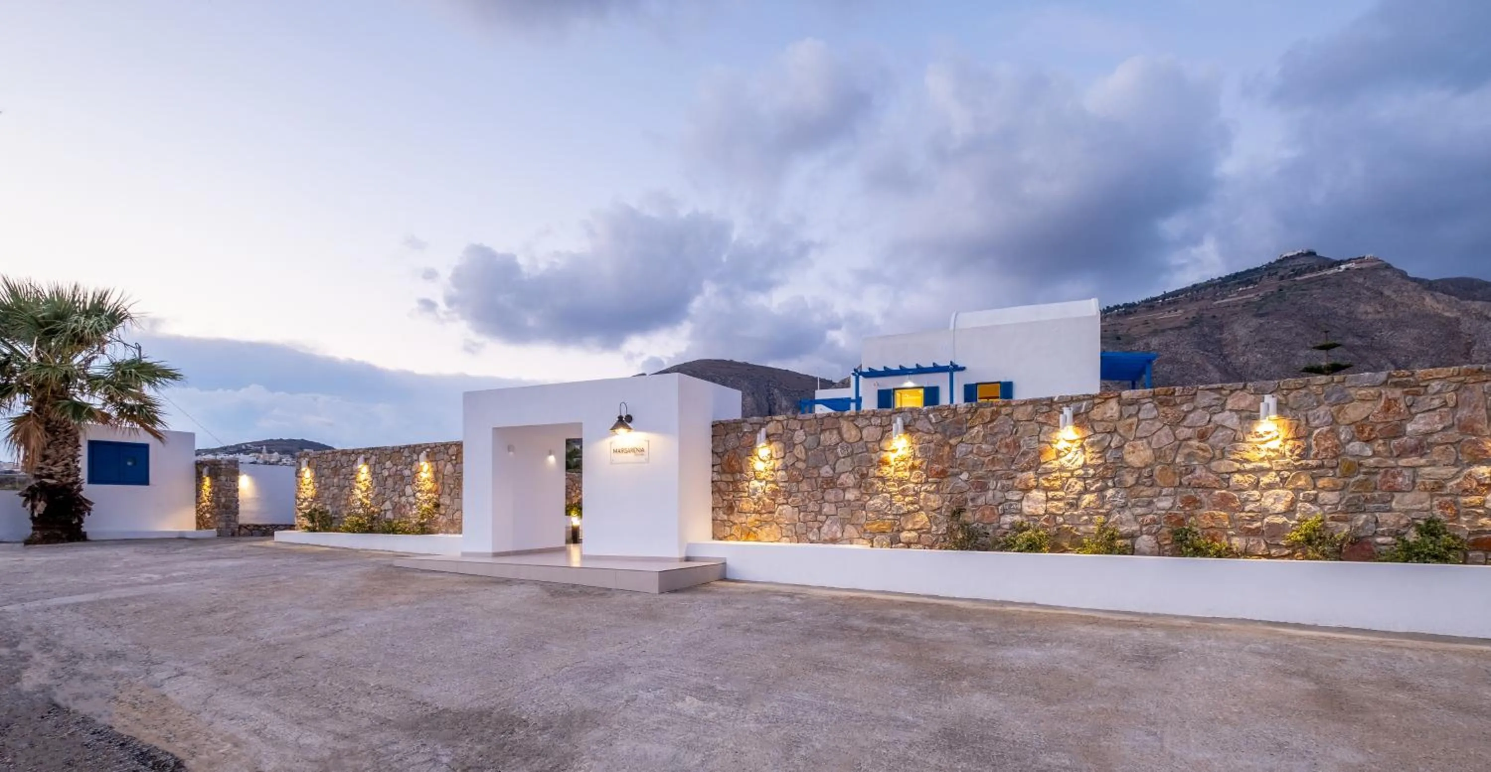 Facade/entrance in Margarenia