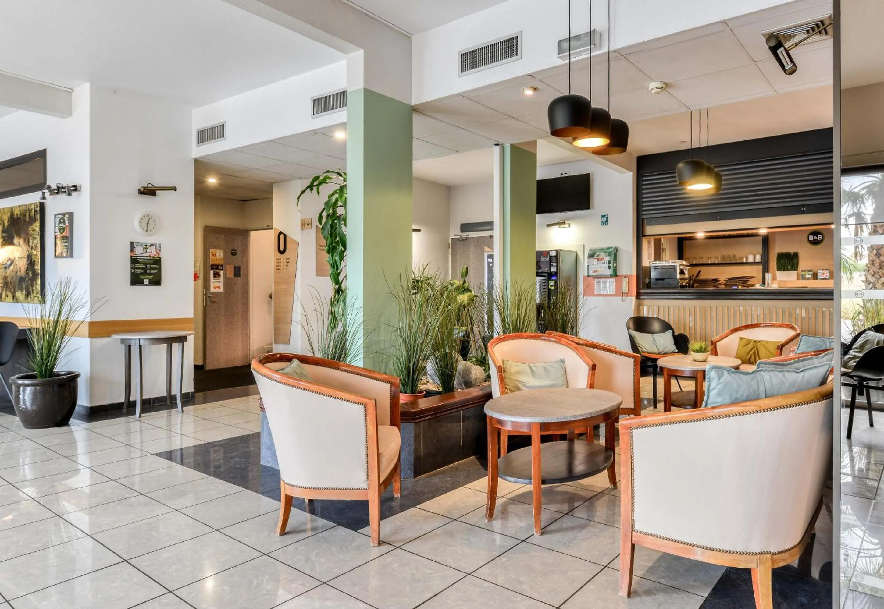 Seating area in B&B HOTEL Montpellier Vendargues