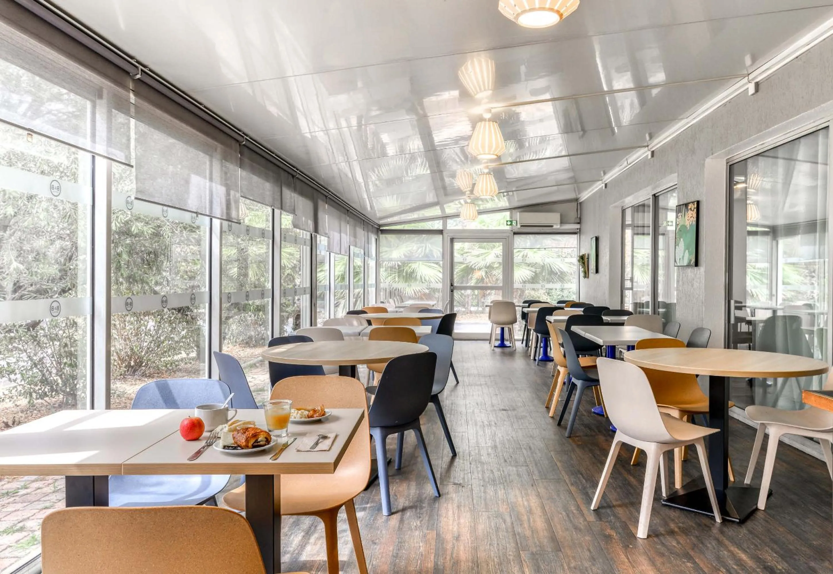 Restaurant/places to eat in B&B HOTEL Montpellier Vendargues