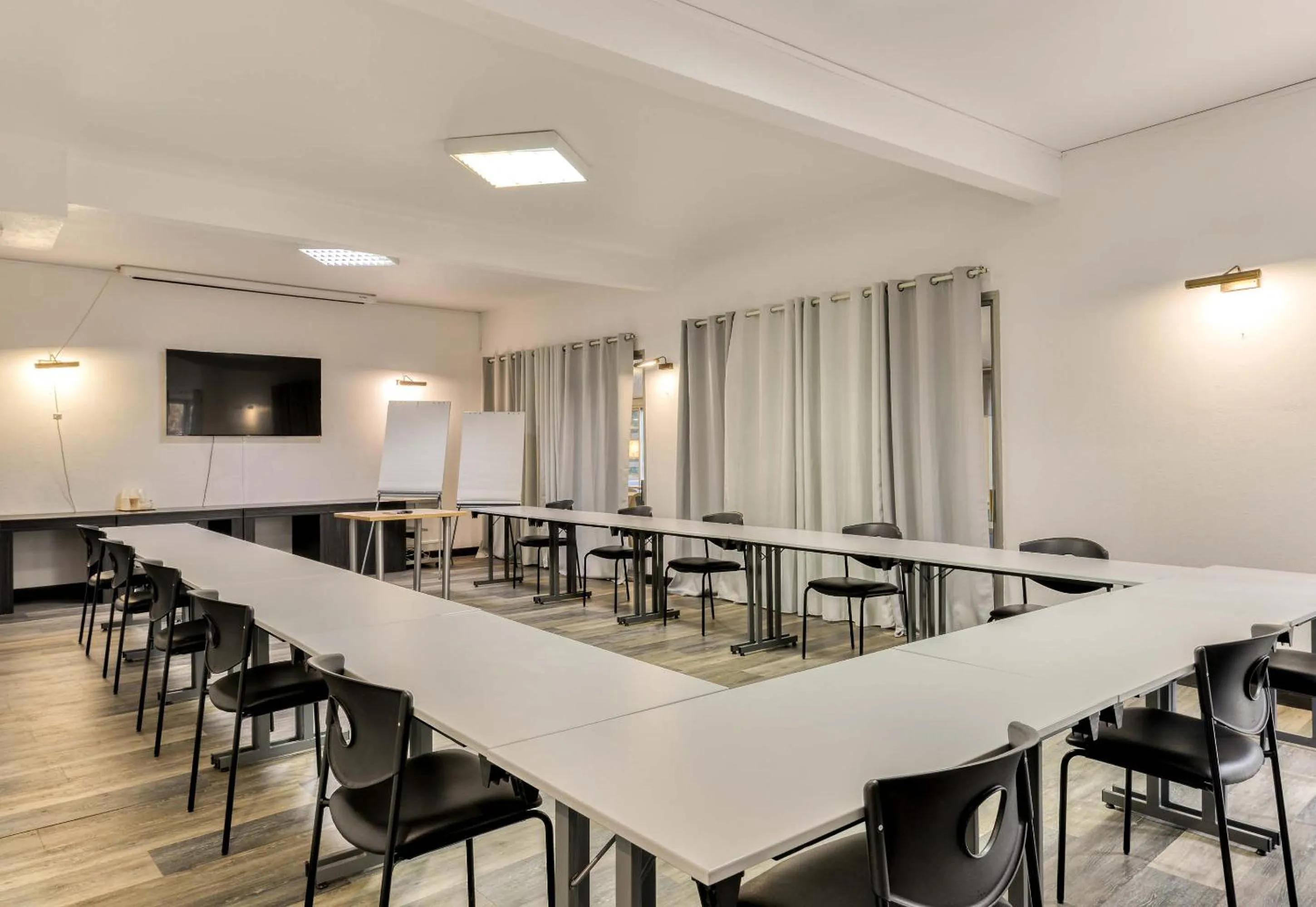 Meeting/conference room in B&B HOTEL Montpellier Vendargues