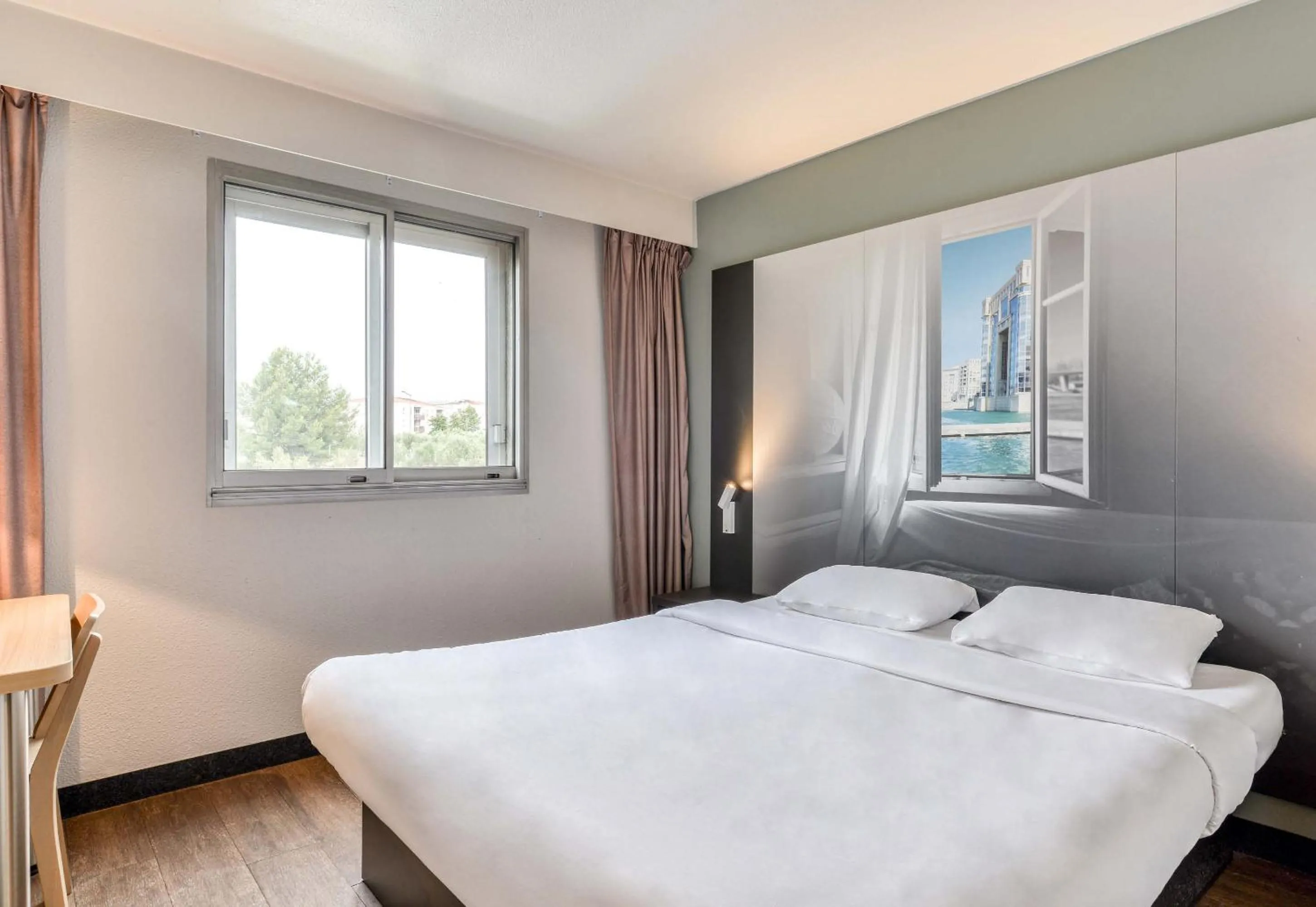 Bedroom, Bed in B&B HOTEL Montpellier Vendargues