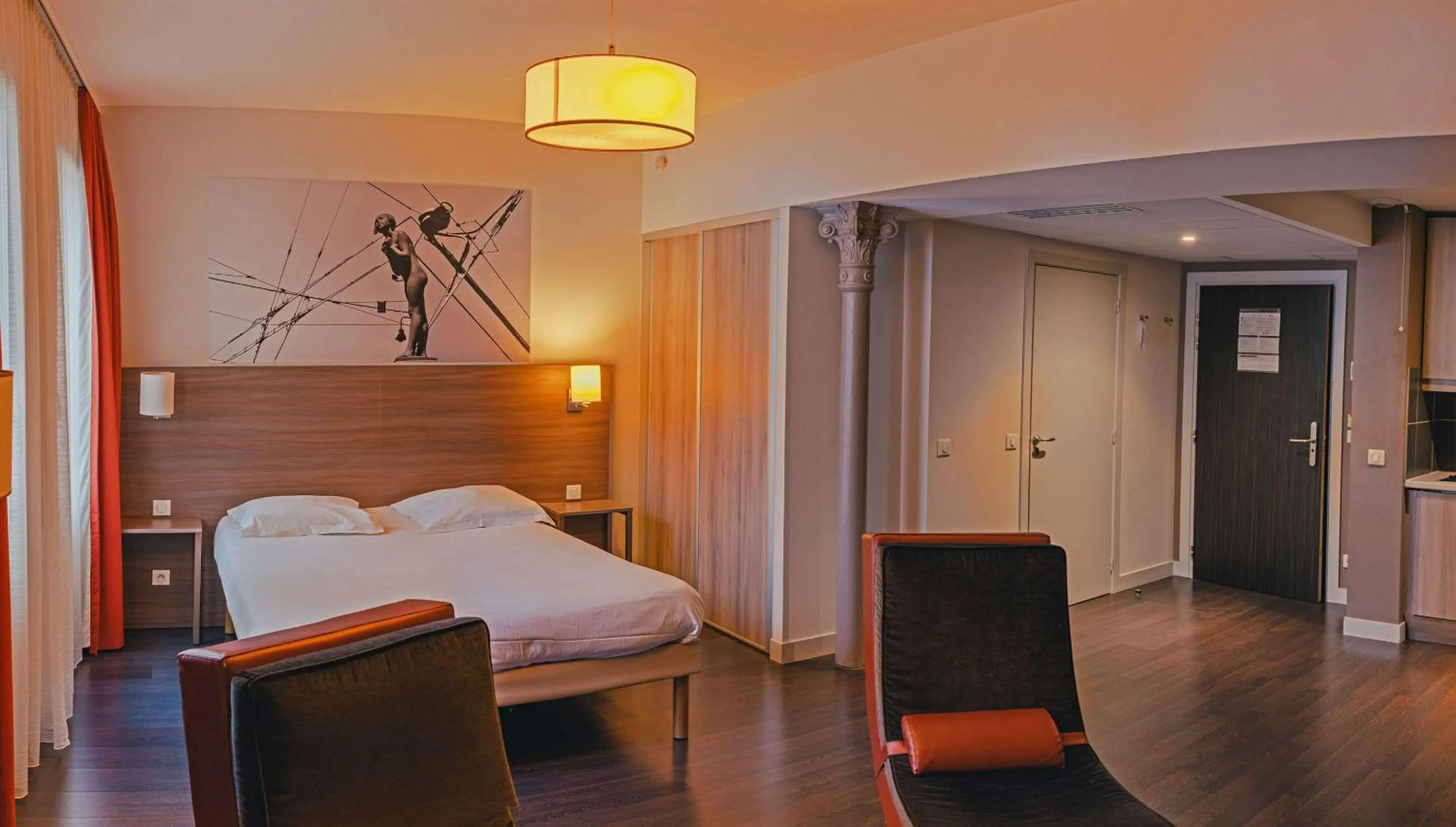 Bedroom, Bed in Comfort Aparthotel Saint-Etienne