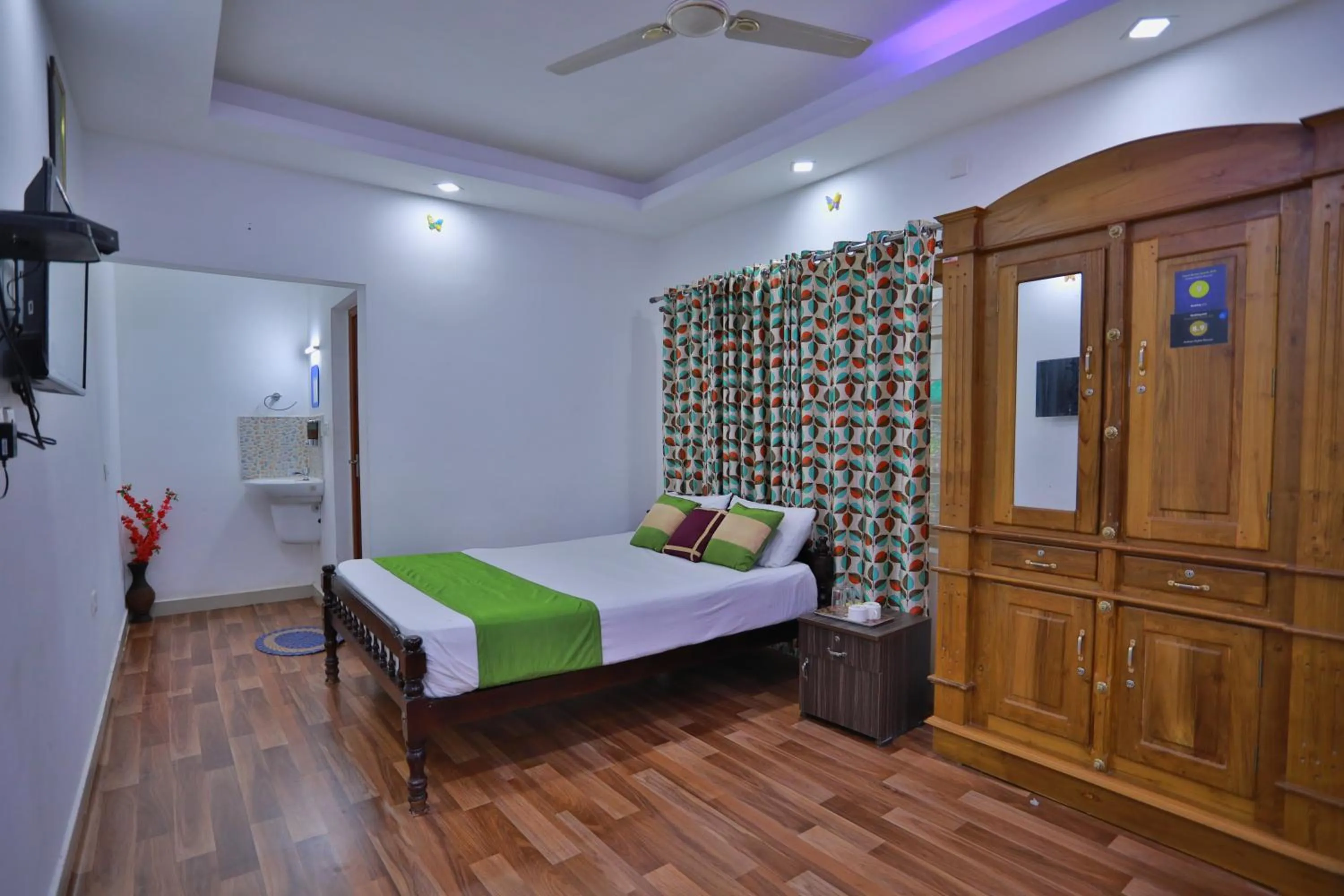 Bed in Arabian Nights Munnar Pool Villa