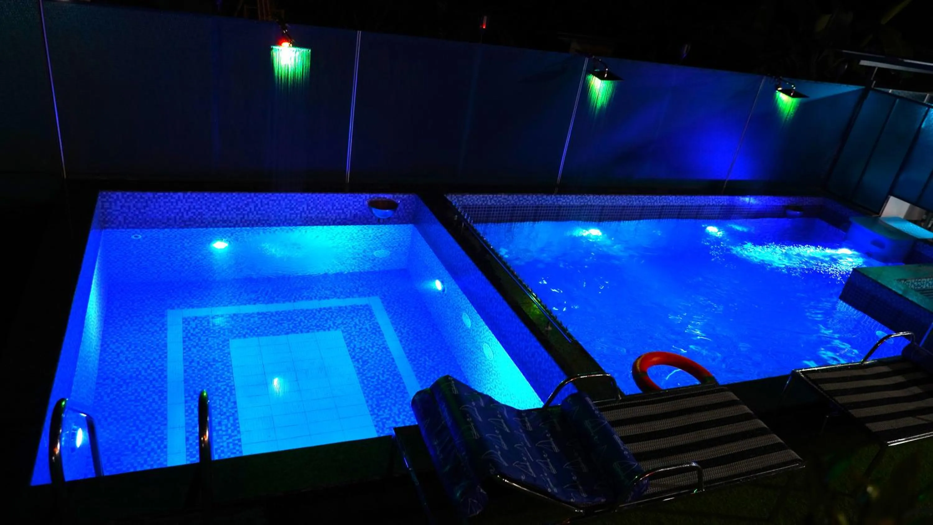 Swimming pool in Arabian Nights Munnar Pool Villa