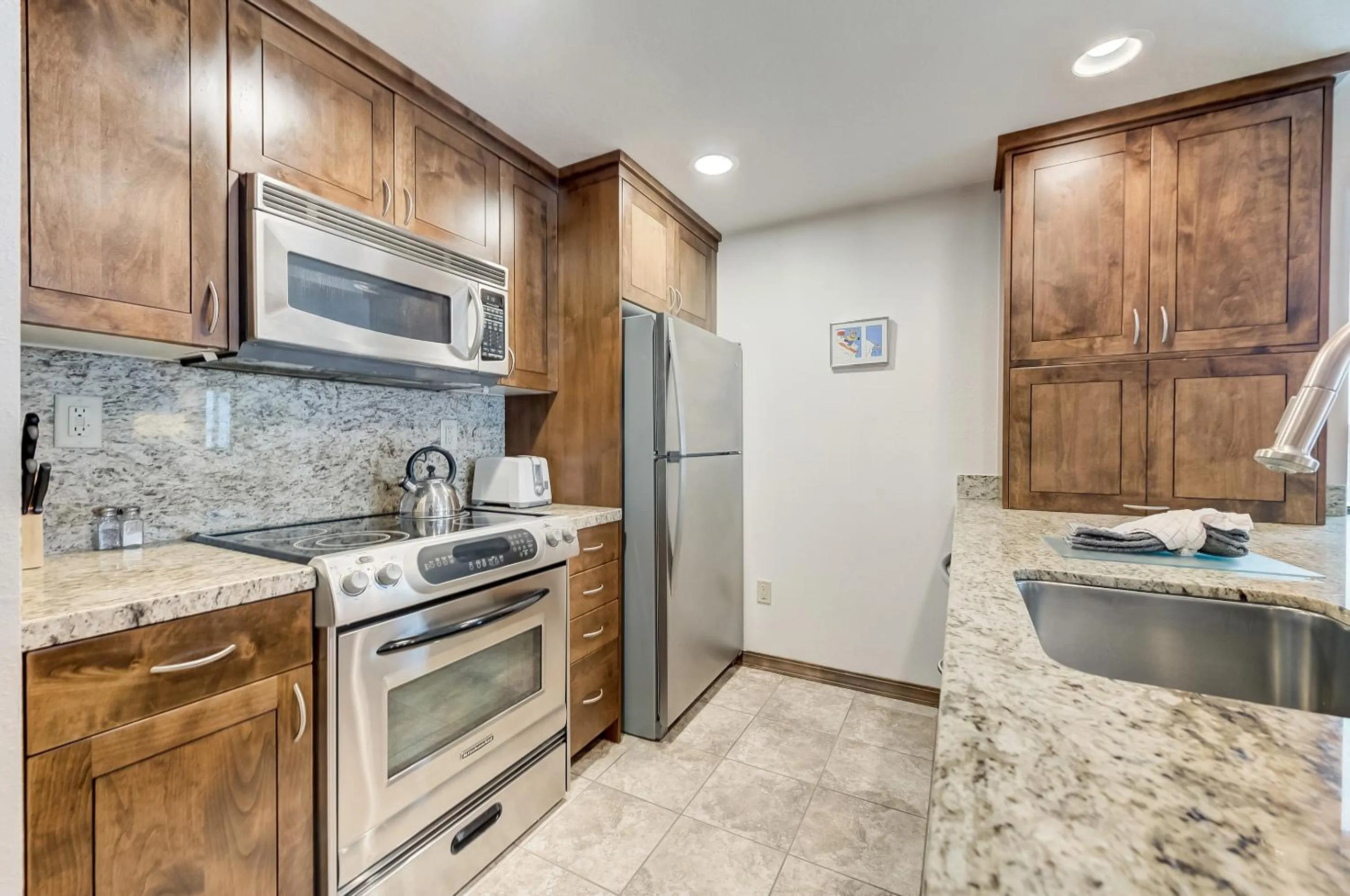 Kitchen or kitchenette in Shadow Ridge by All Seasons Resort Lodging