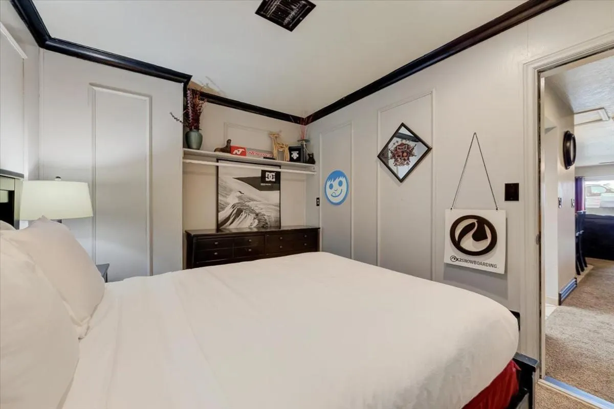 Bedroom, Bed in Shadow Ridge by All Seasons Resort Lodging