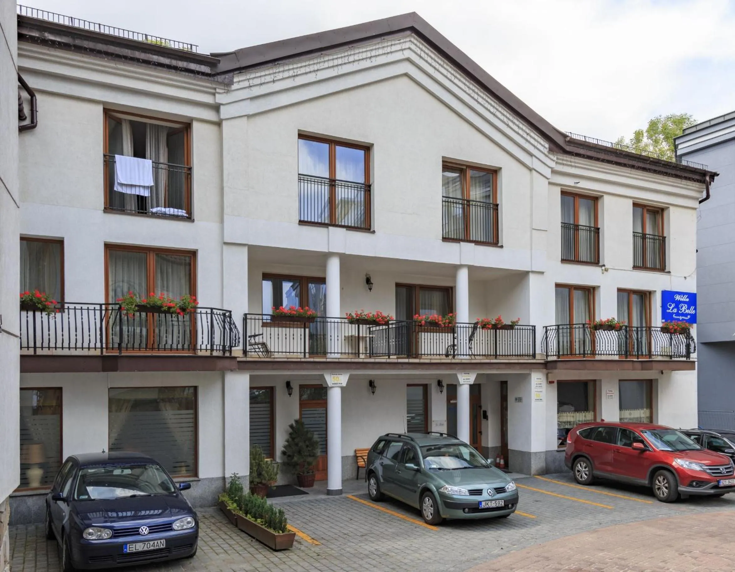 Facade/entrance in Willa Labelle