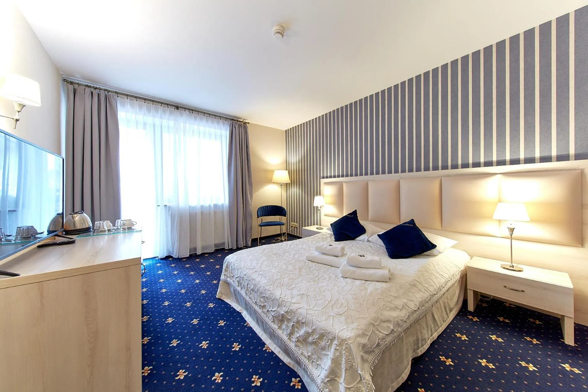 Bed in Willa Labelle