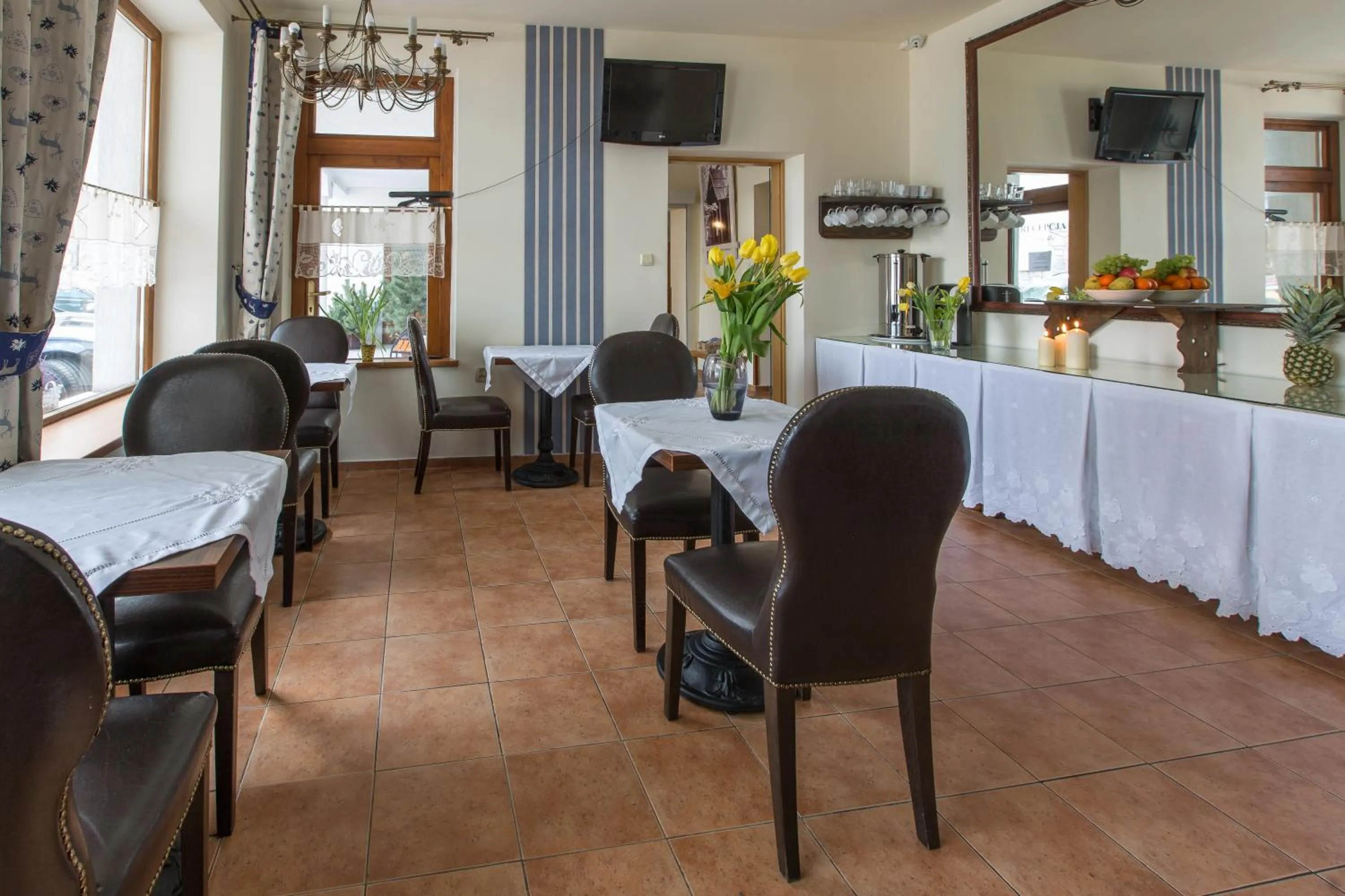 Restaurant/places to eat in Willa Labelle