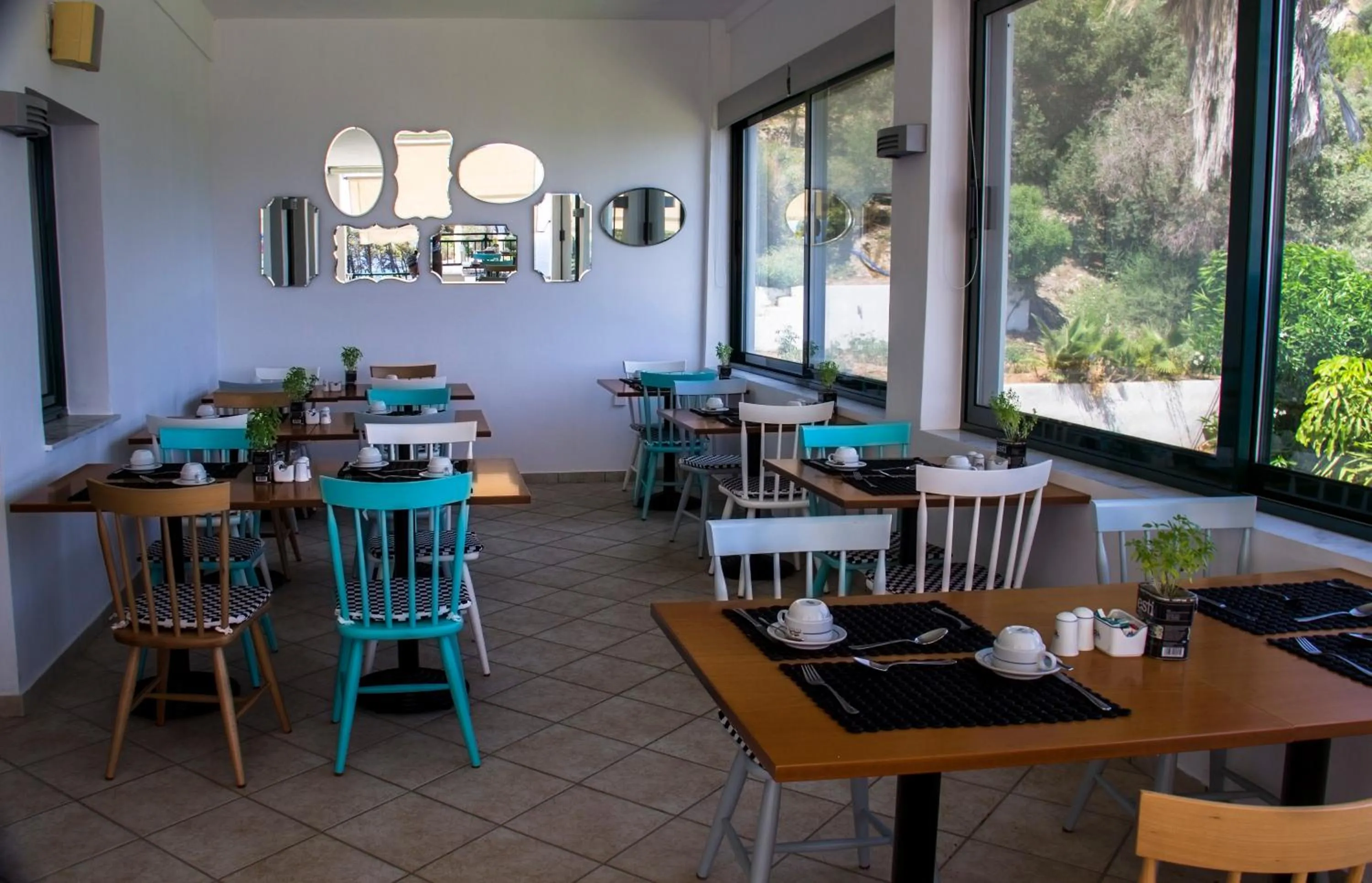 Restaurant/places to eat in Kalidon Panorama Hotel