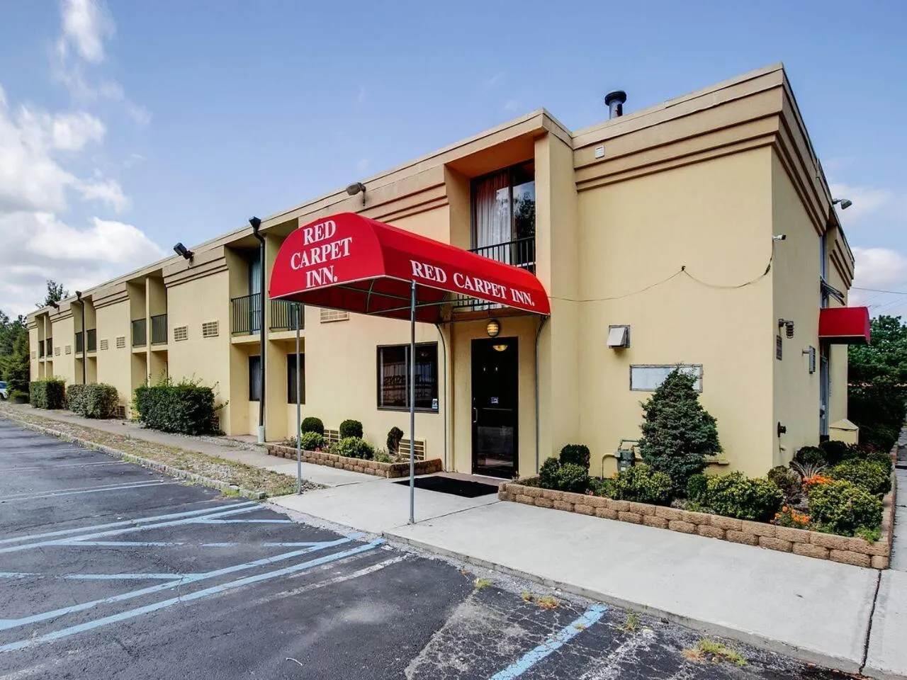 Facade/entrance in Scottish Inn Whippany